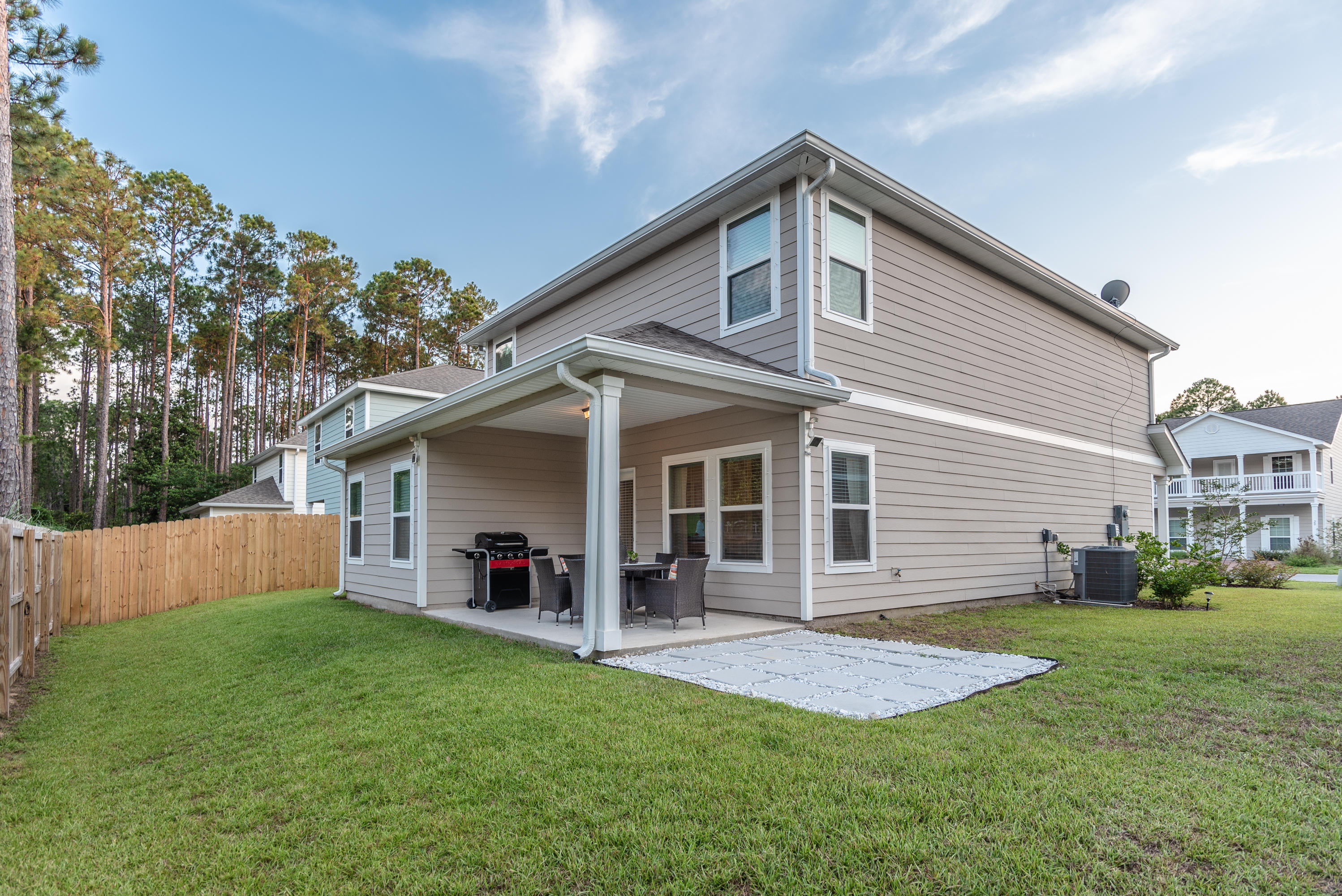 TRANQUILITY BY THE BAY - Residential