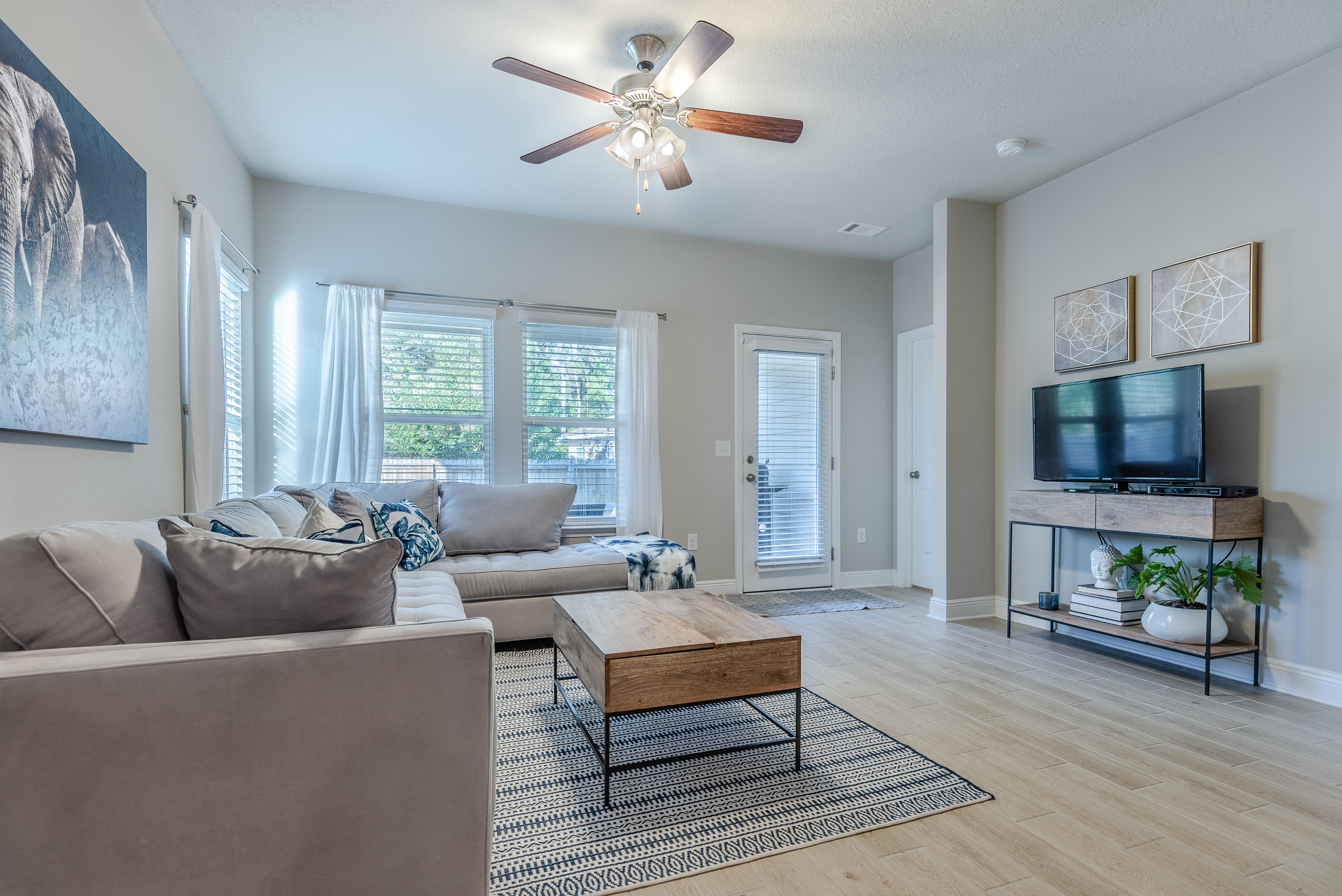 TRANQUILITY BY THE BAY - Residential