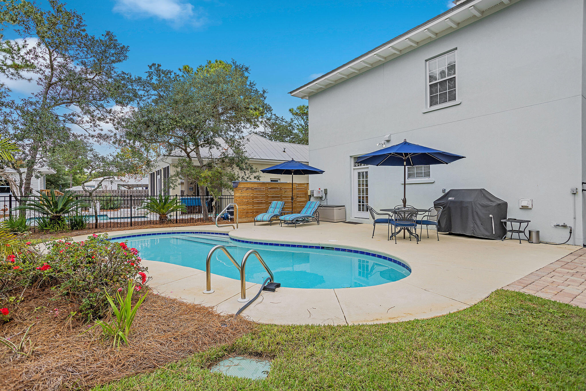 GULF SHORE MANOR - Residential