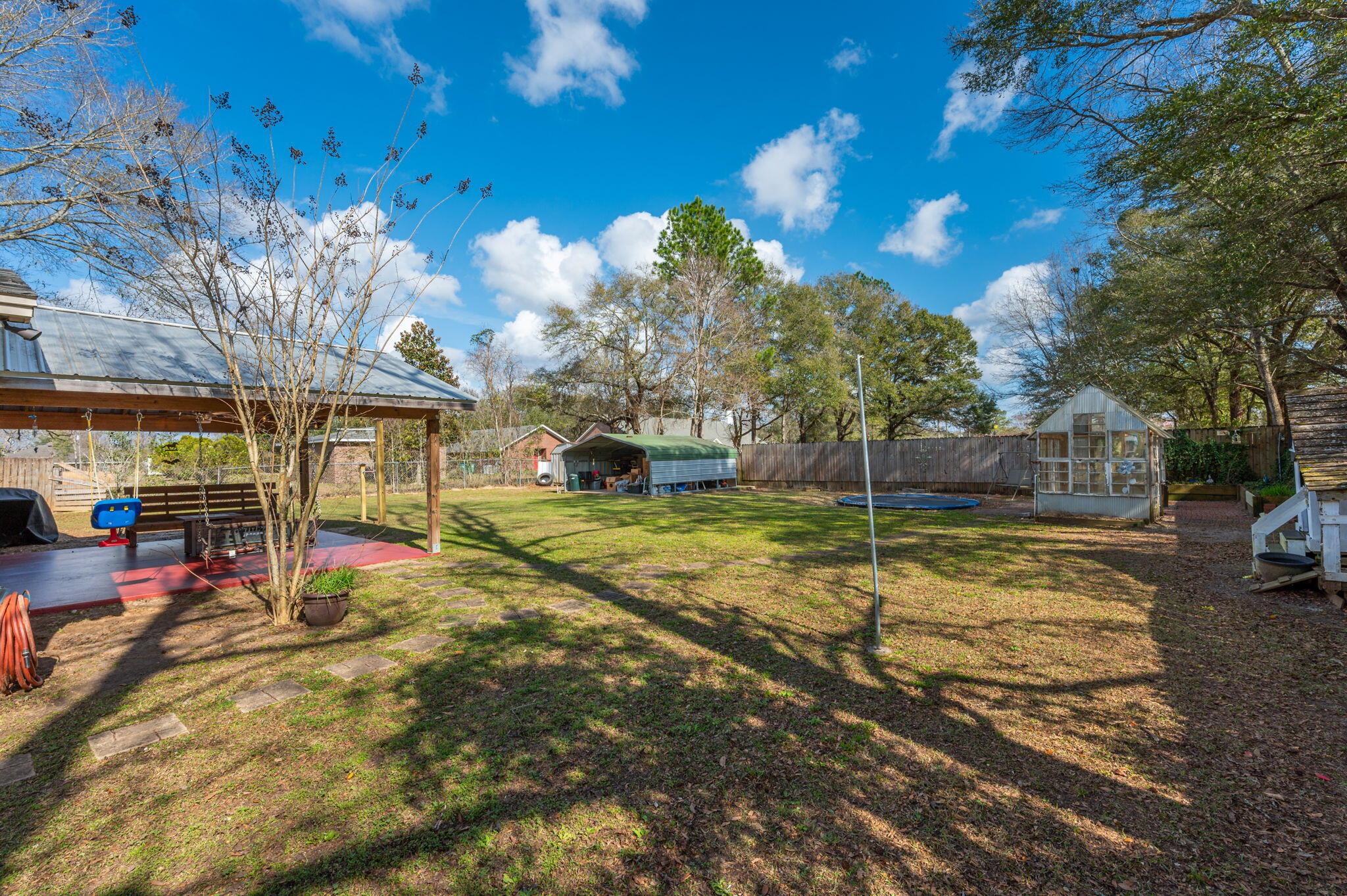 OAKDALE M/F N95 FT OF W1/2 LOT 4 BLK 3 - Residential