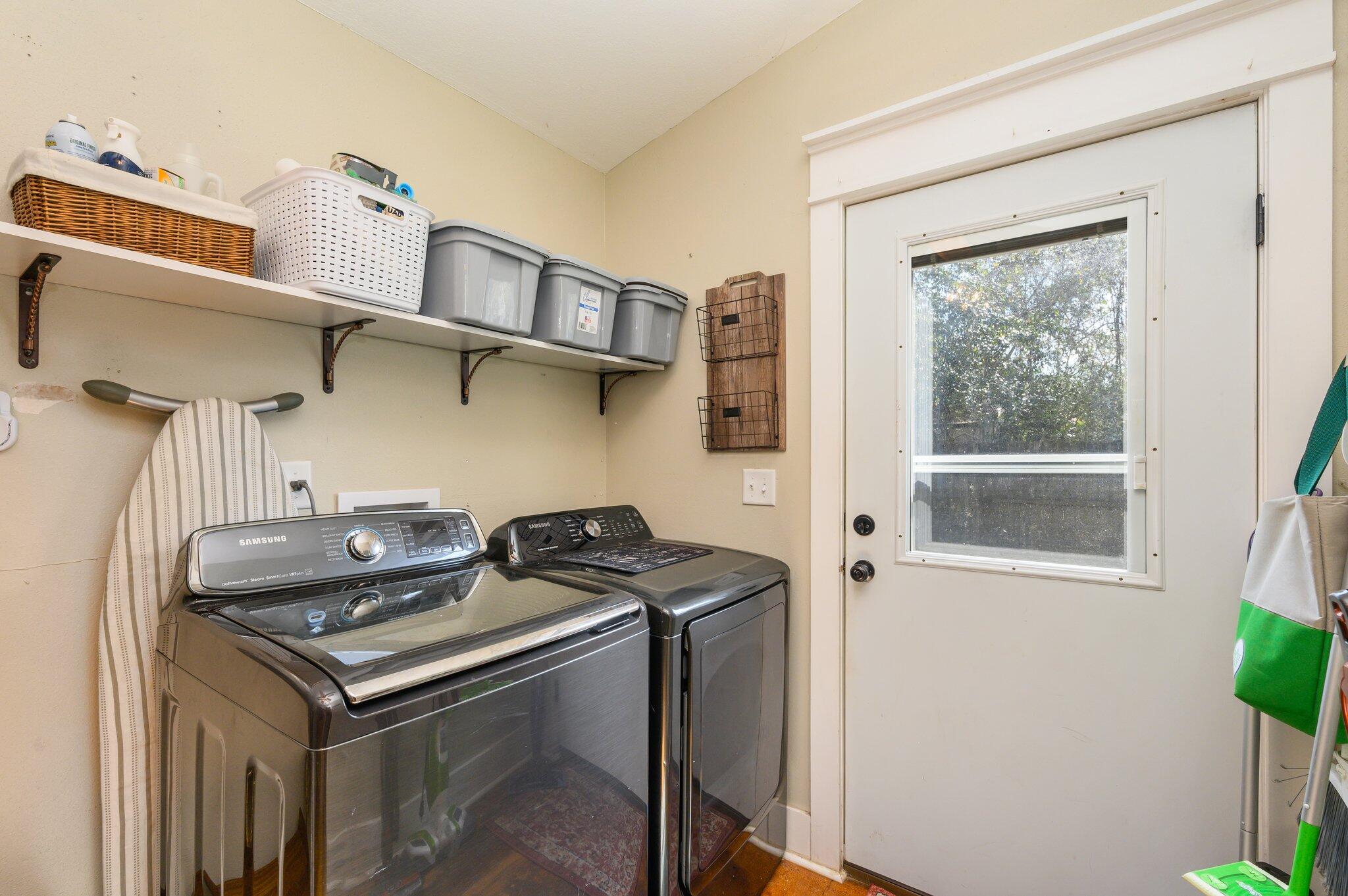 OAKDALE M/F N95 FT OF W1/2 LOT 4 BLK 3 - Residential