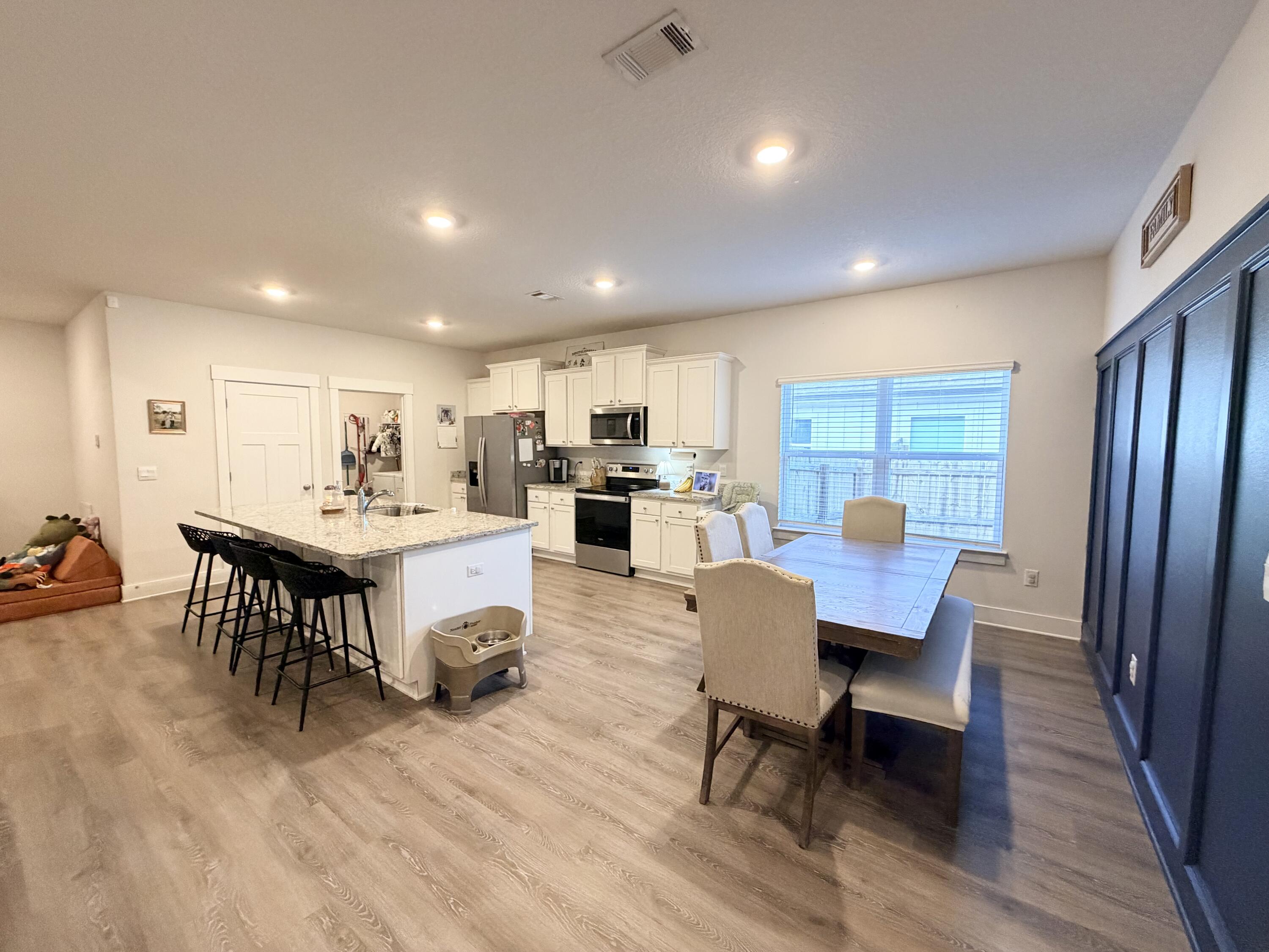 HILLWOOD ESTATES - Residential