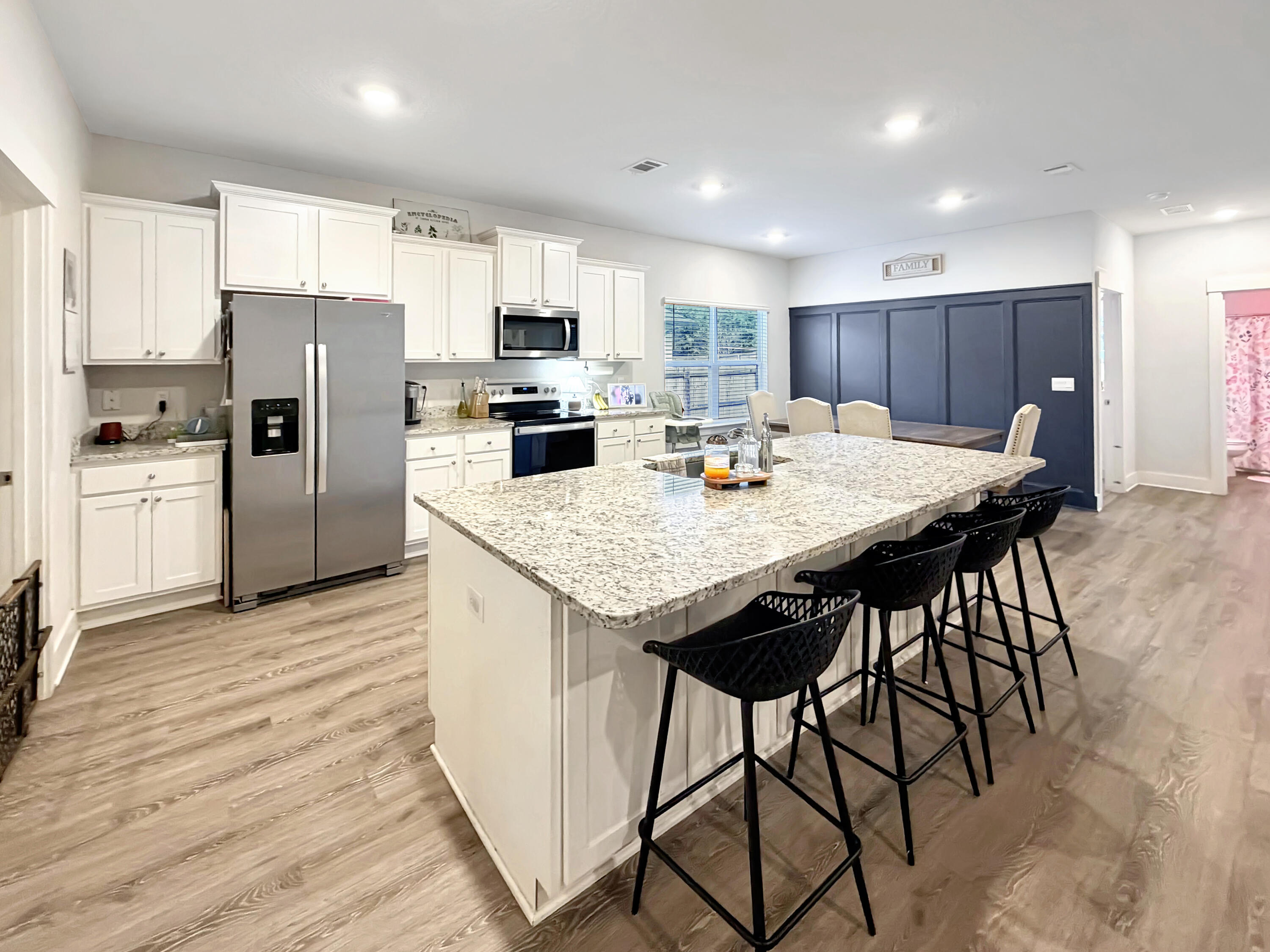 HILLWOOD ESTATES - Residential