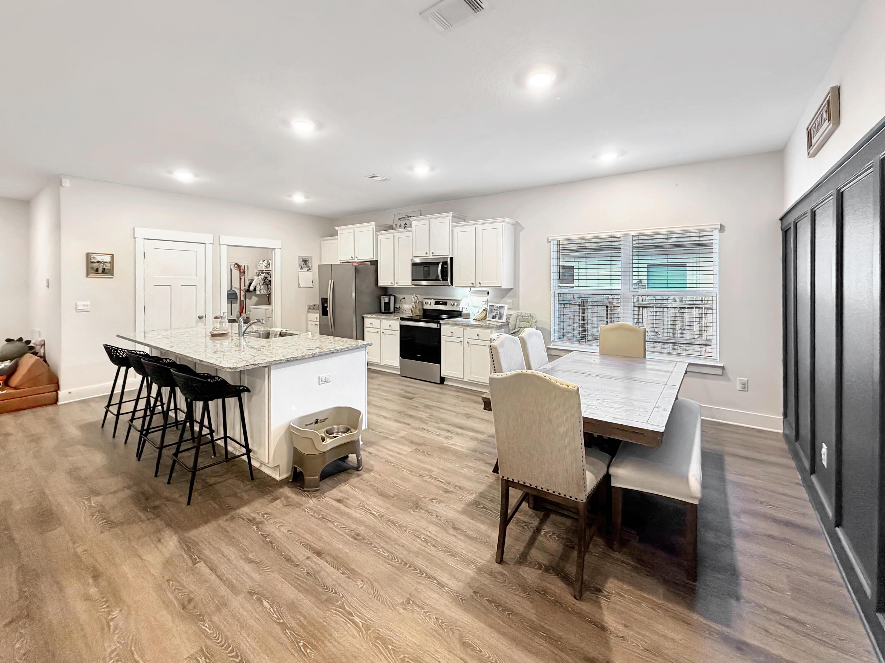 HILLWOOD ESTATES - Residential