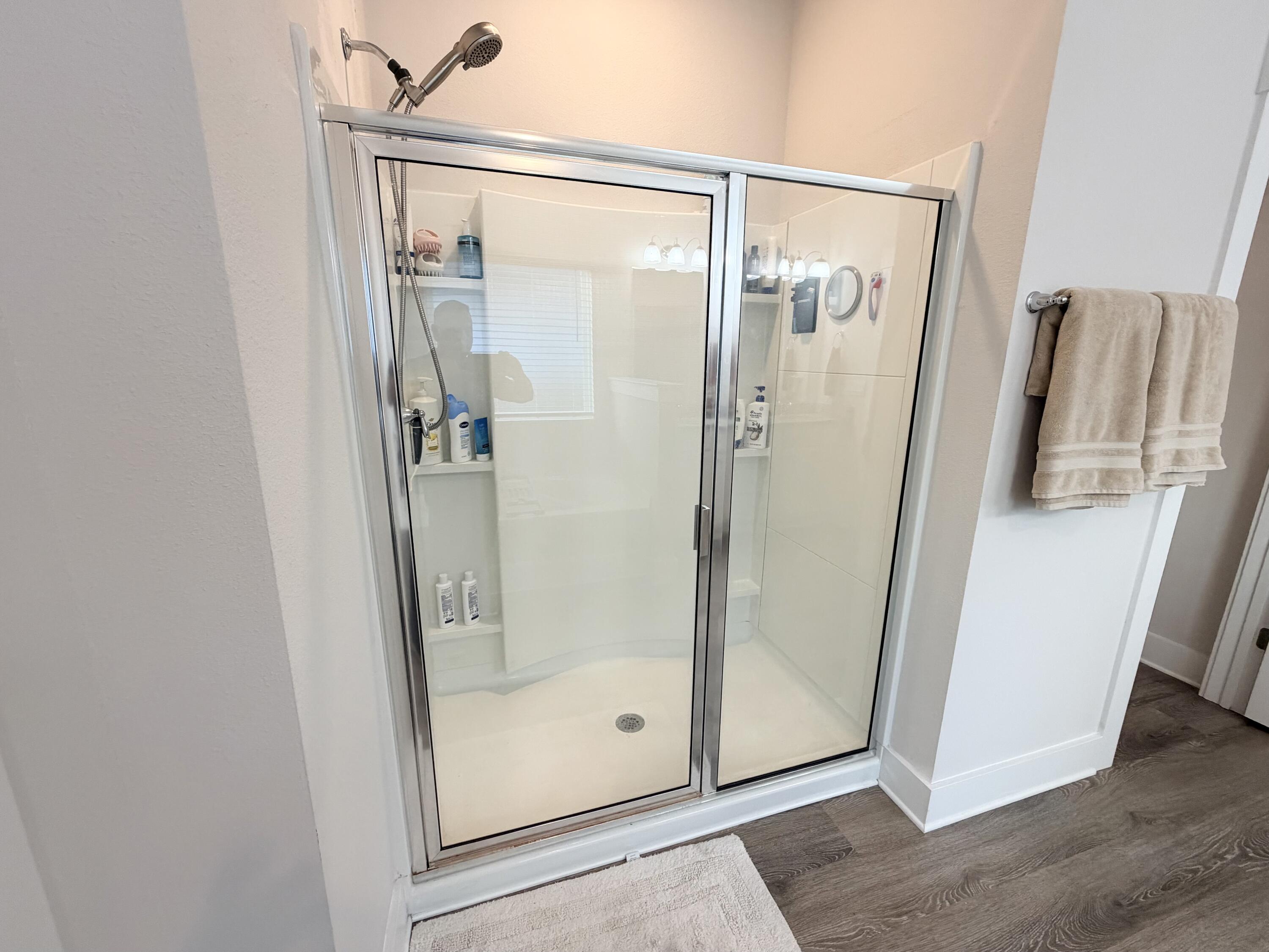 HILLWOOD ESTATES - Residential