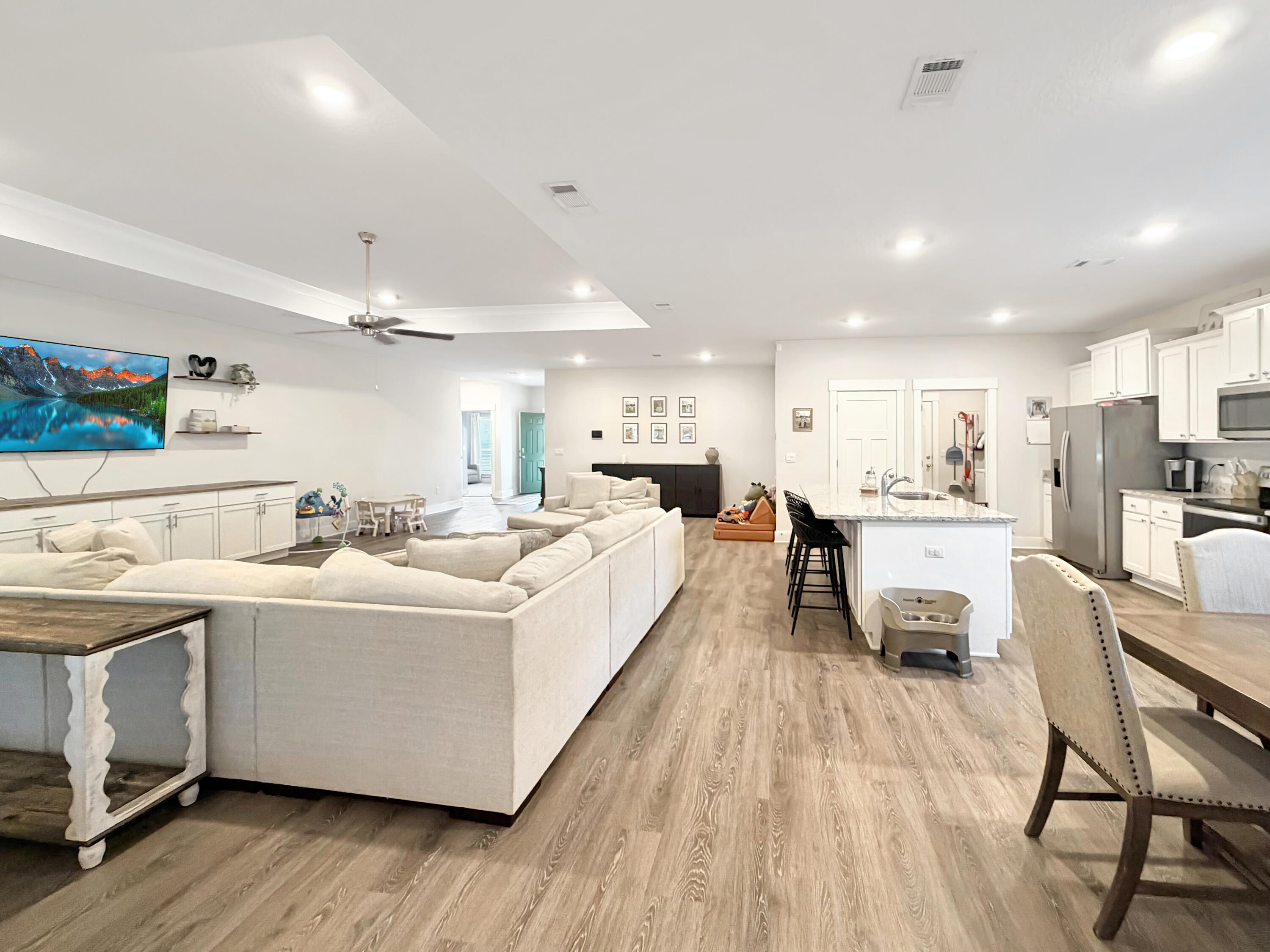 HILLWOOD ESTATES - Residential