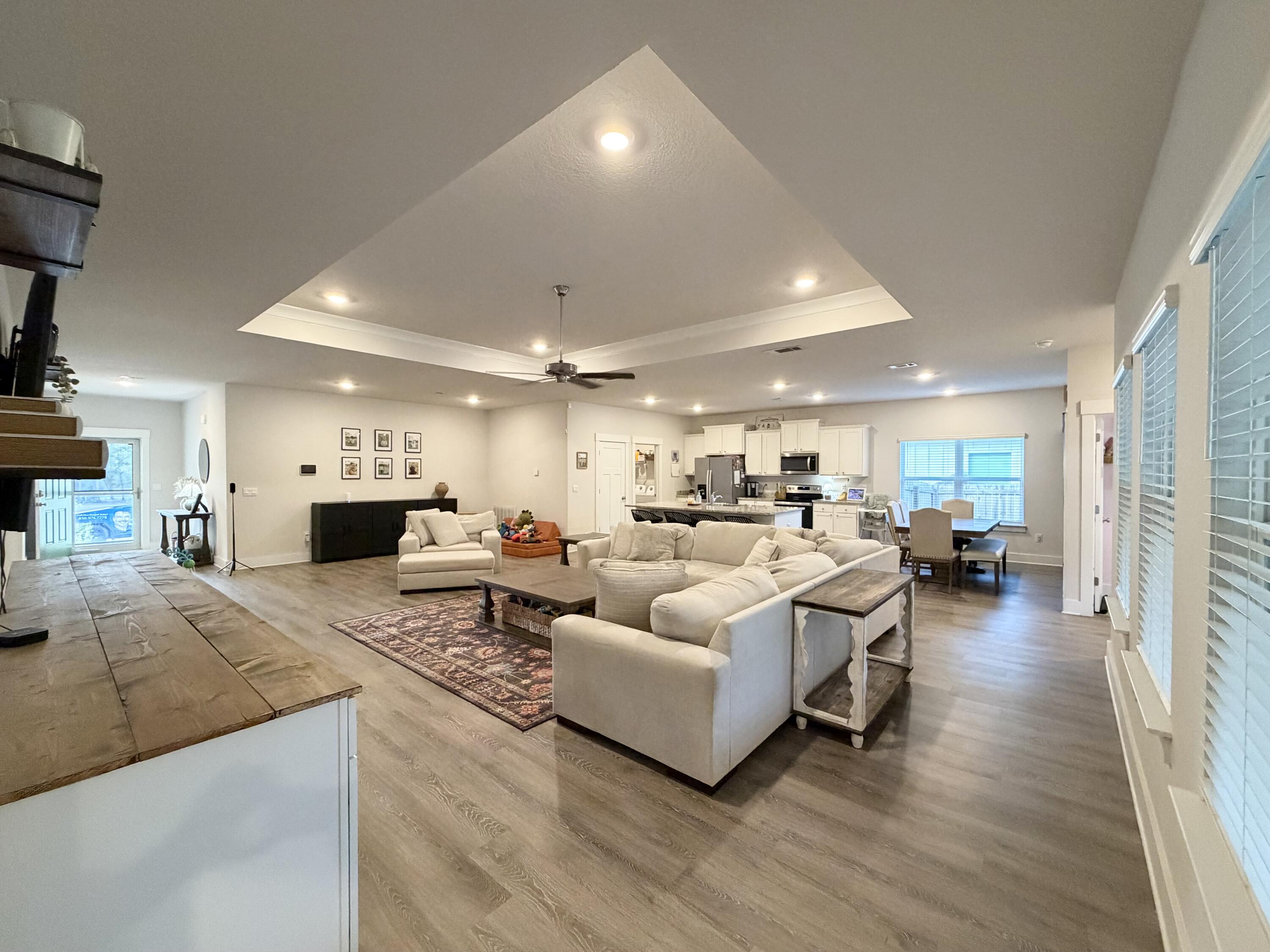 HILLWOOD ESTATES - Residential