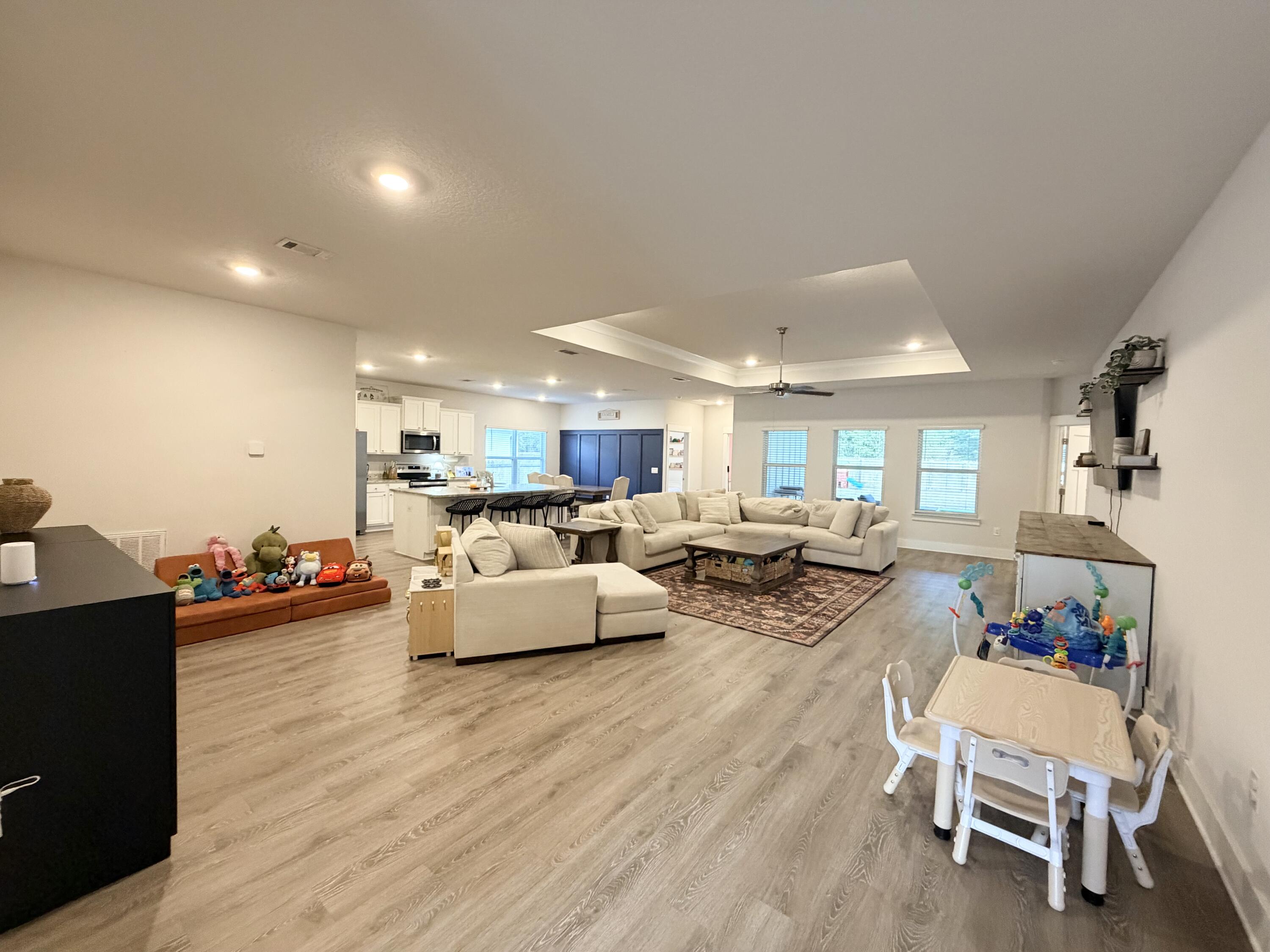 HILLWOOD ESTATES - Residential