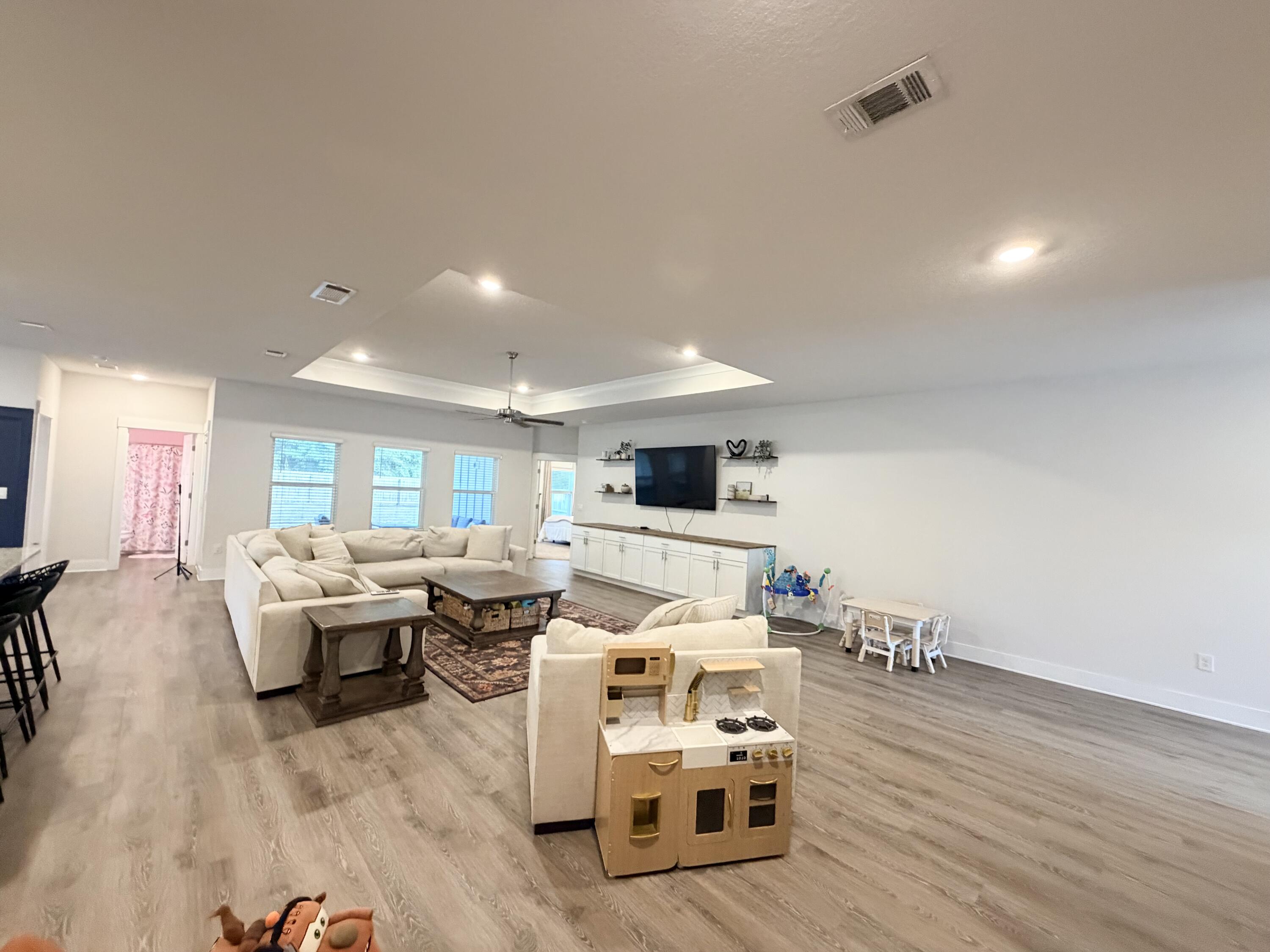 HILLWOOD ESTATES - Residential