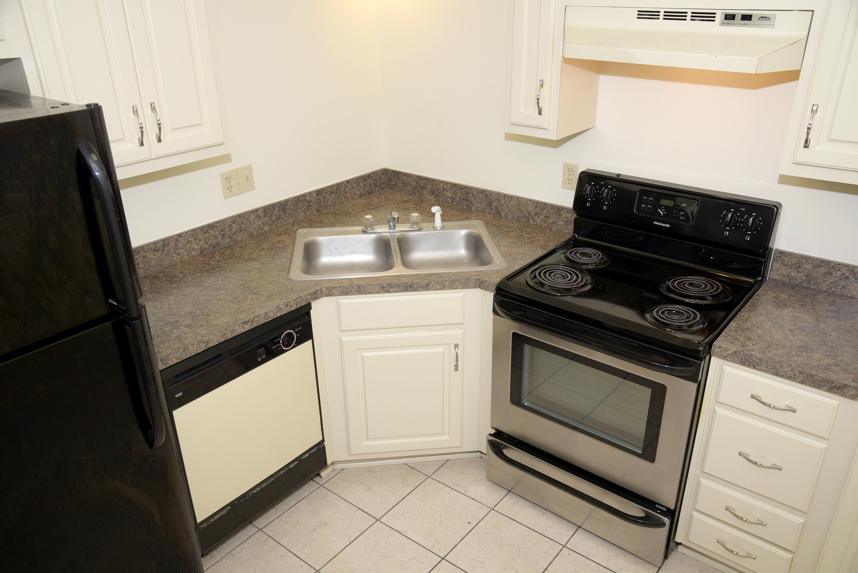 ROCKY BAYOU T/H - Residential