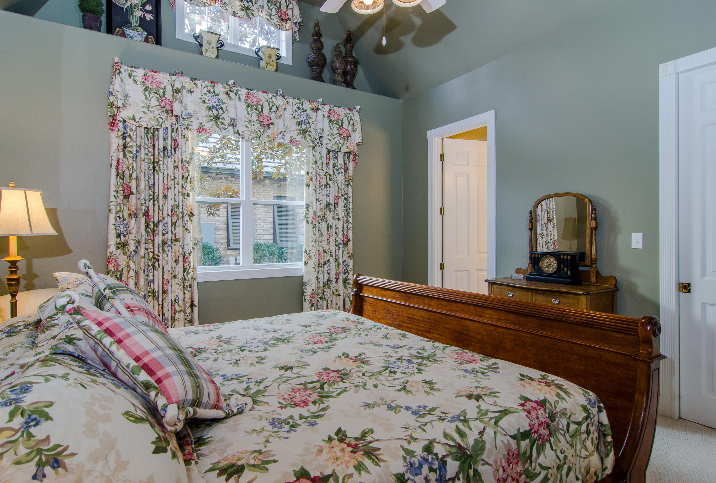 BURNT PINE - Residential