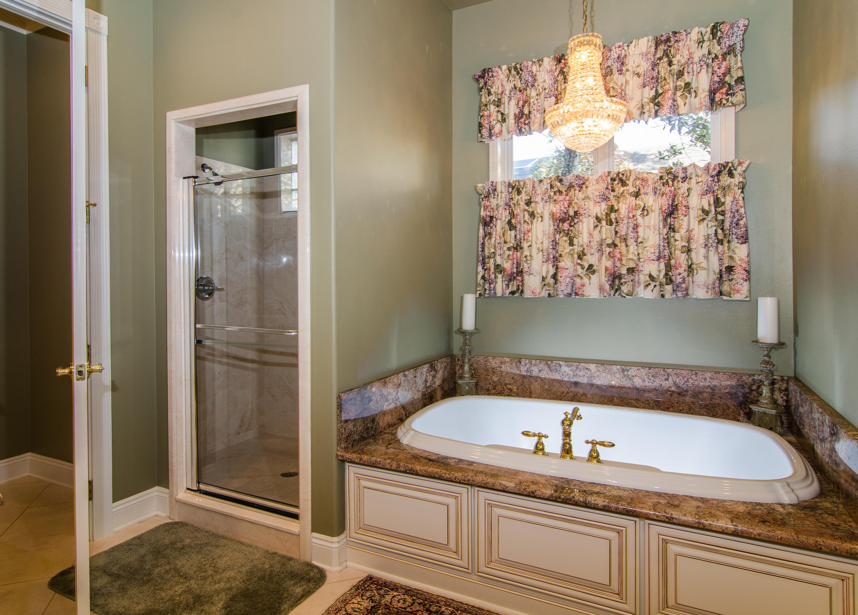 BURNT PINE - Residential