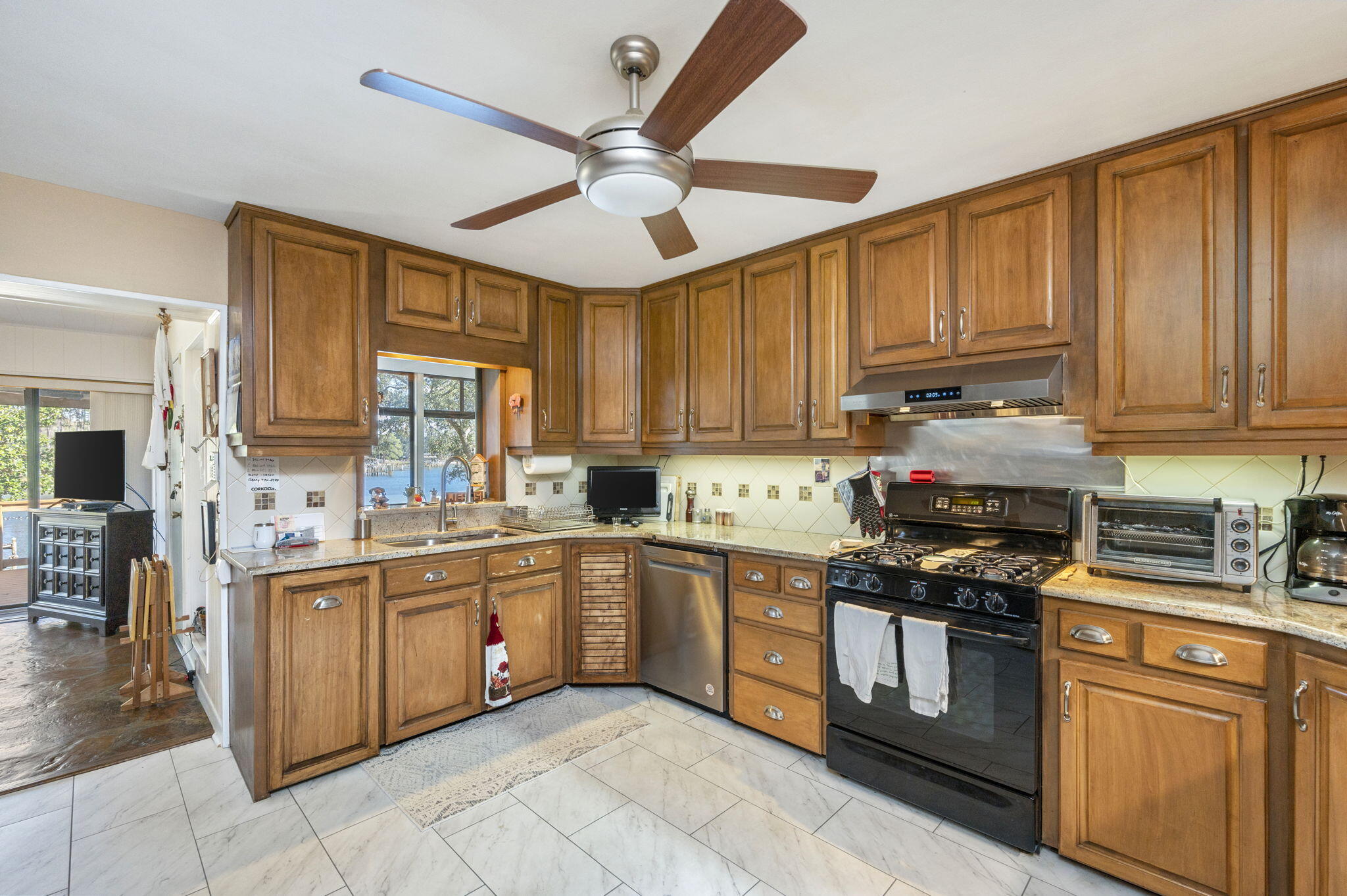 Poquito Bayou - Residential