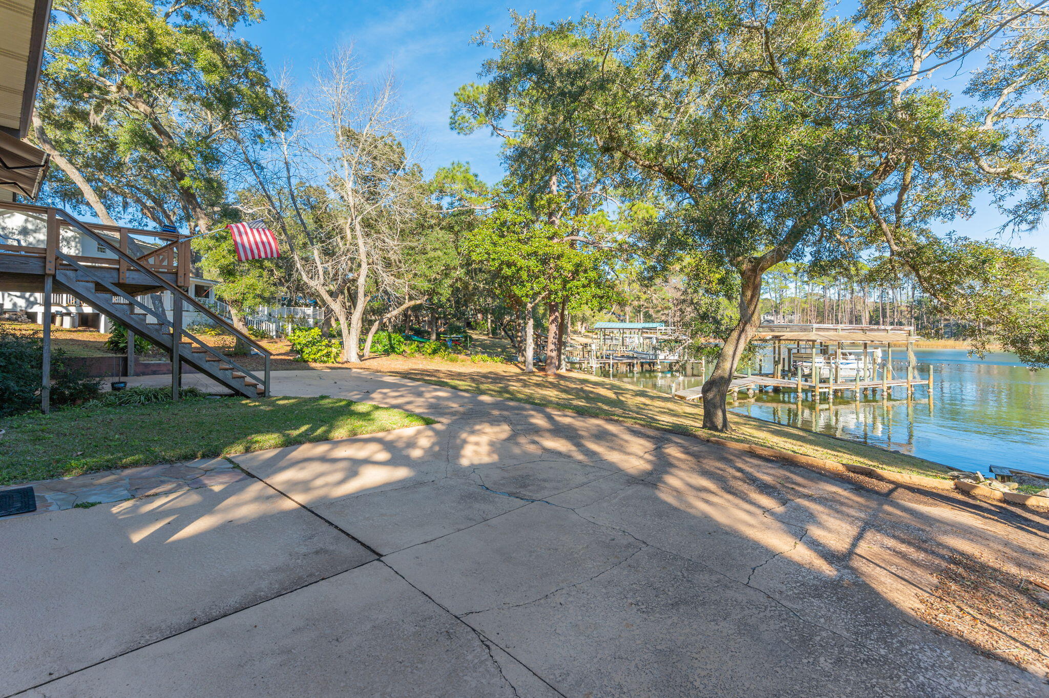 Poquito Bayou - Residential