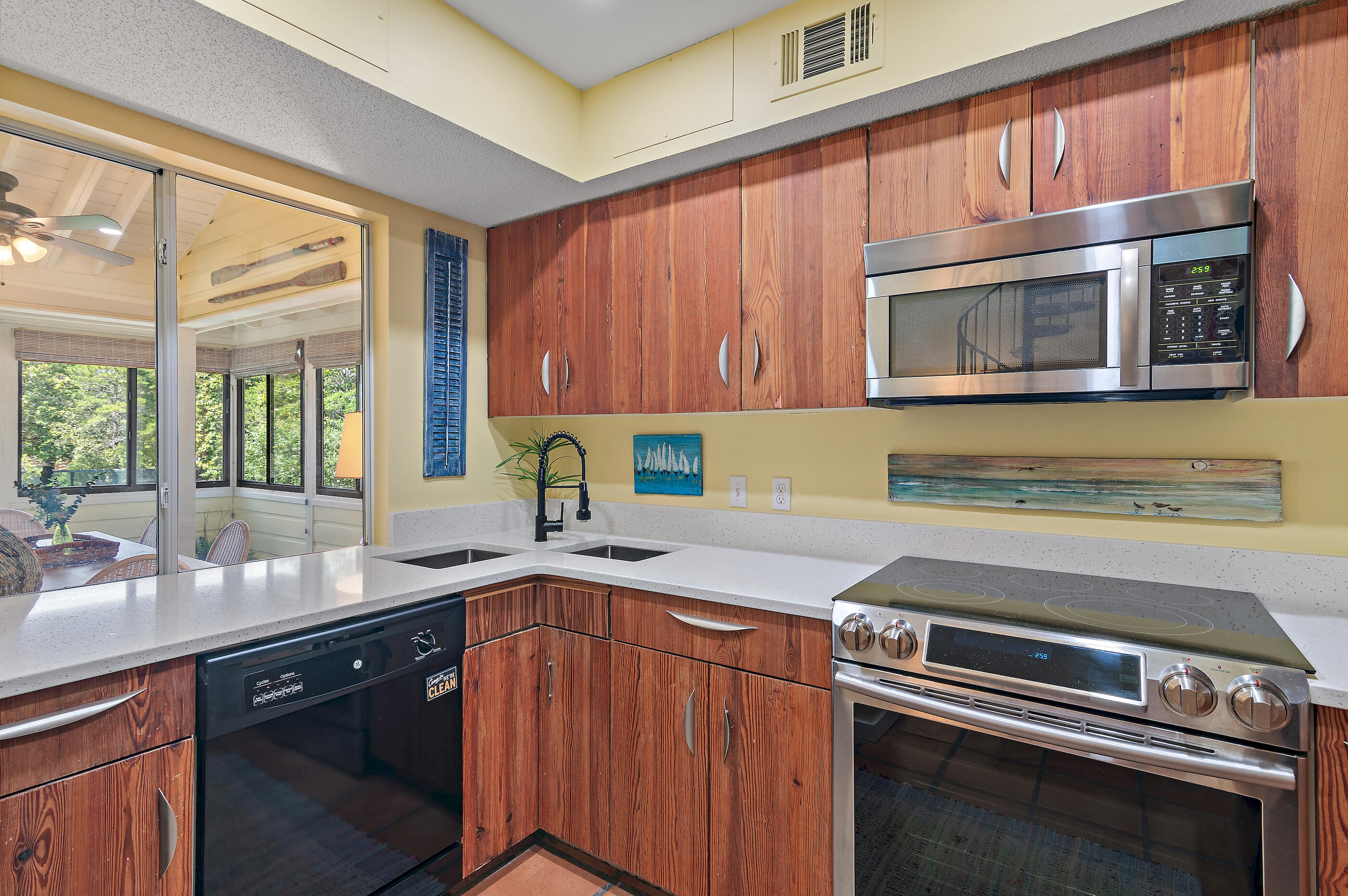 HIDDEN DUNES BEACH COTTAGES - Residential