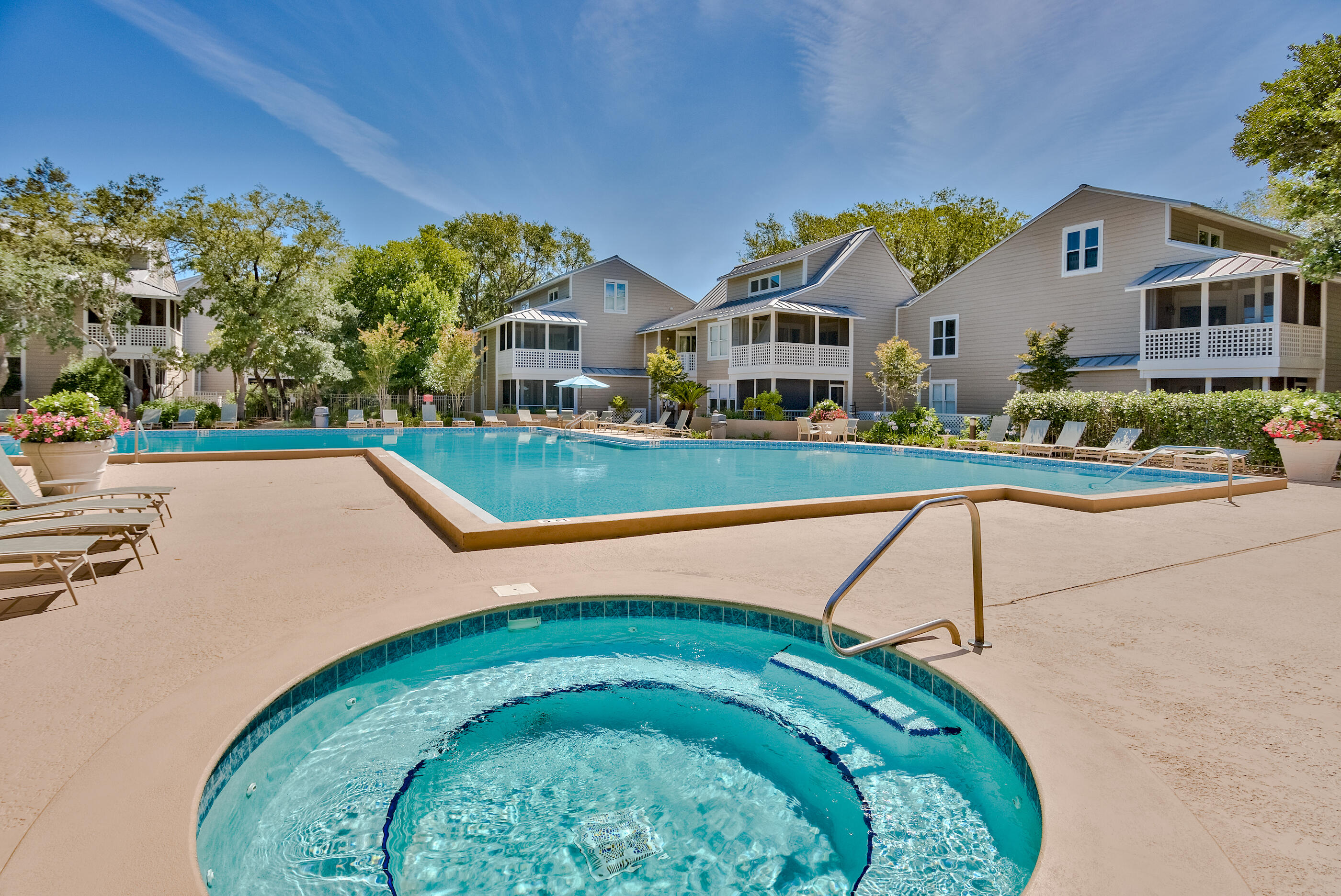 HIDDEN DUNES BEACH COTTAGES - Residential