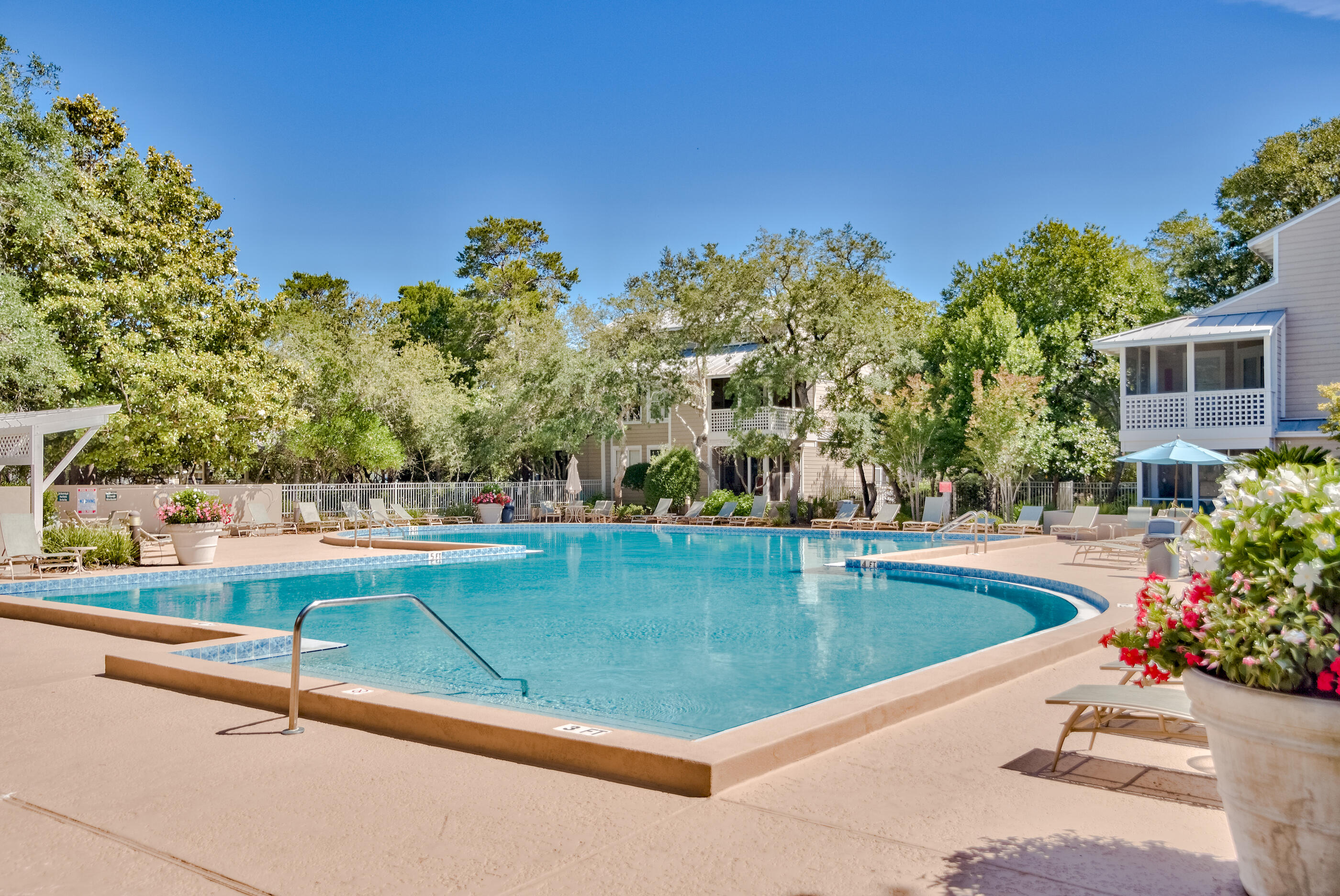 HIDDEN DUNES BEACH COTTAGES - Residential
