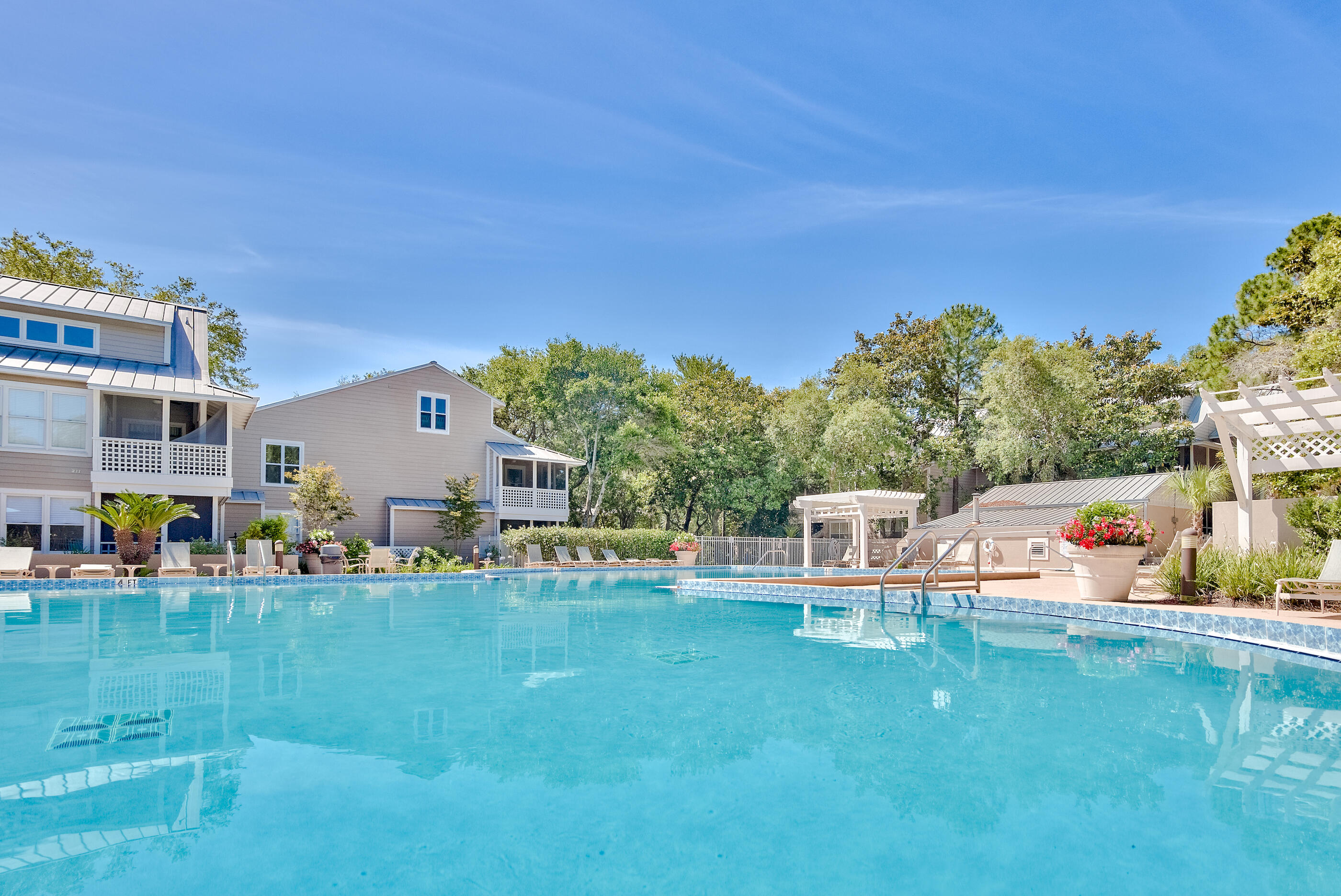 HIDDEN DUNES BEACH COTTAGES - Residential