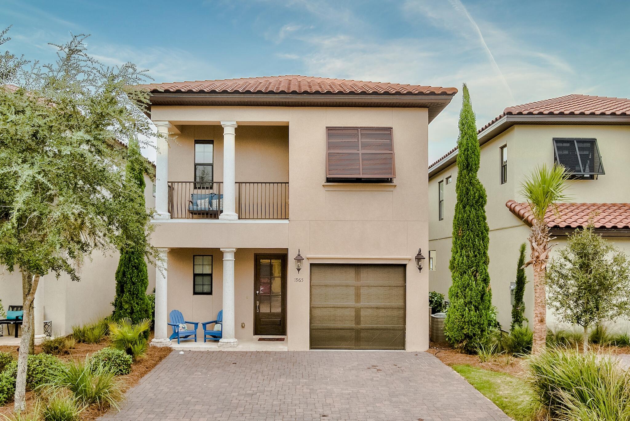 VILLA LAGO - Residential