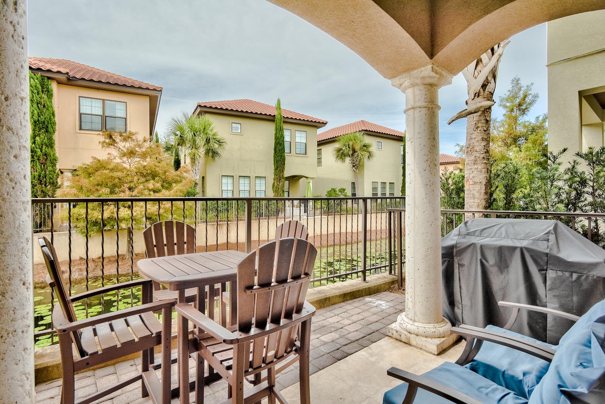 VILLA LAGO - Residential