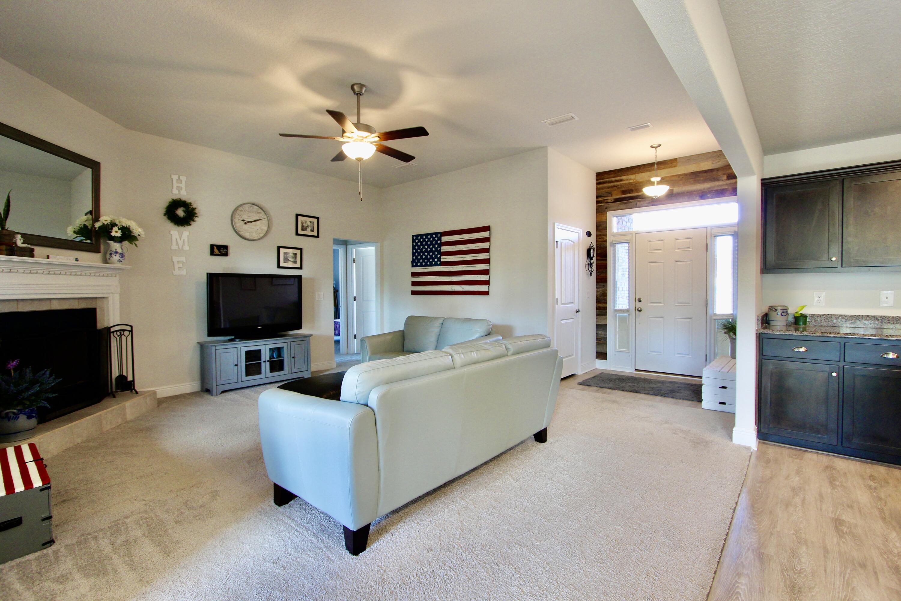 CHARLESTON PLACE - Residential