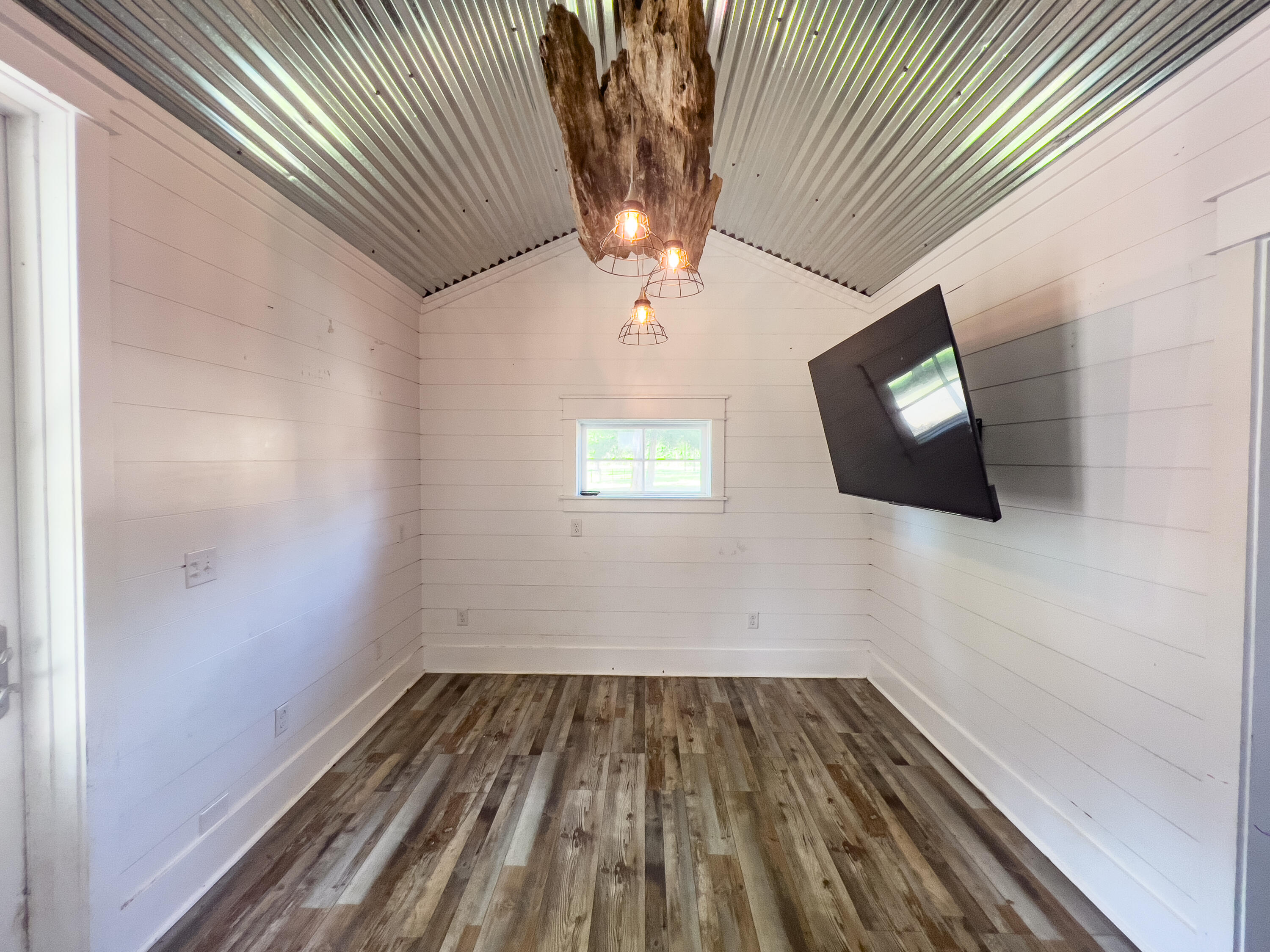 METES & BOUNDS - Residential Lease