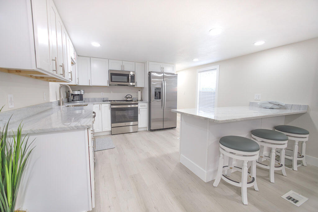 CHEROKEE ACRES - Residential