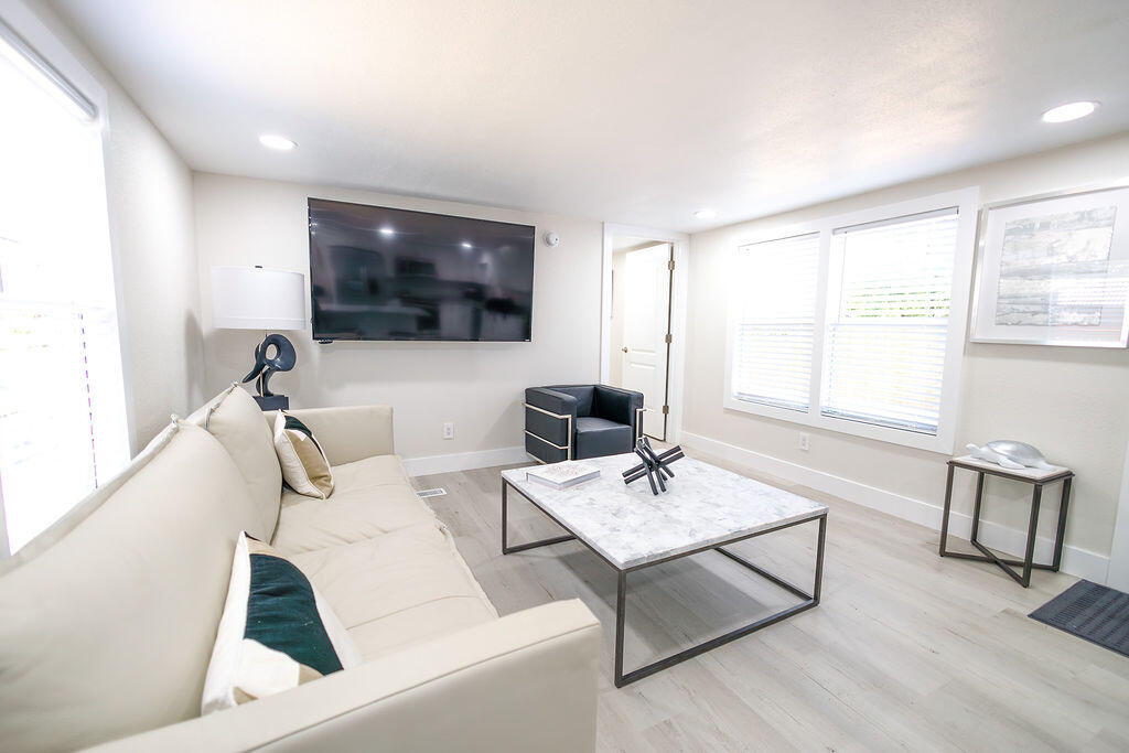 CHEROKEE ACRES - Residential