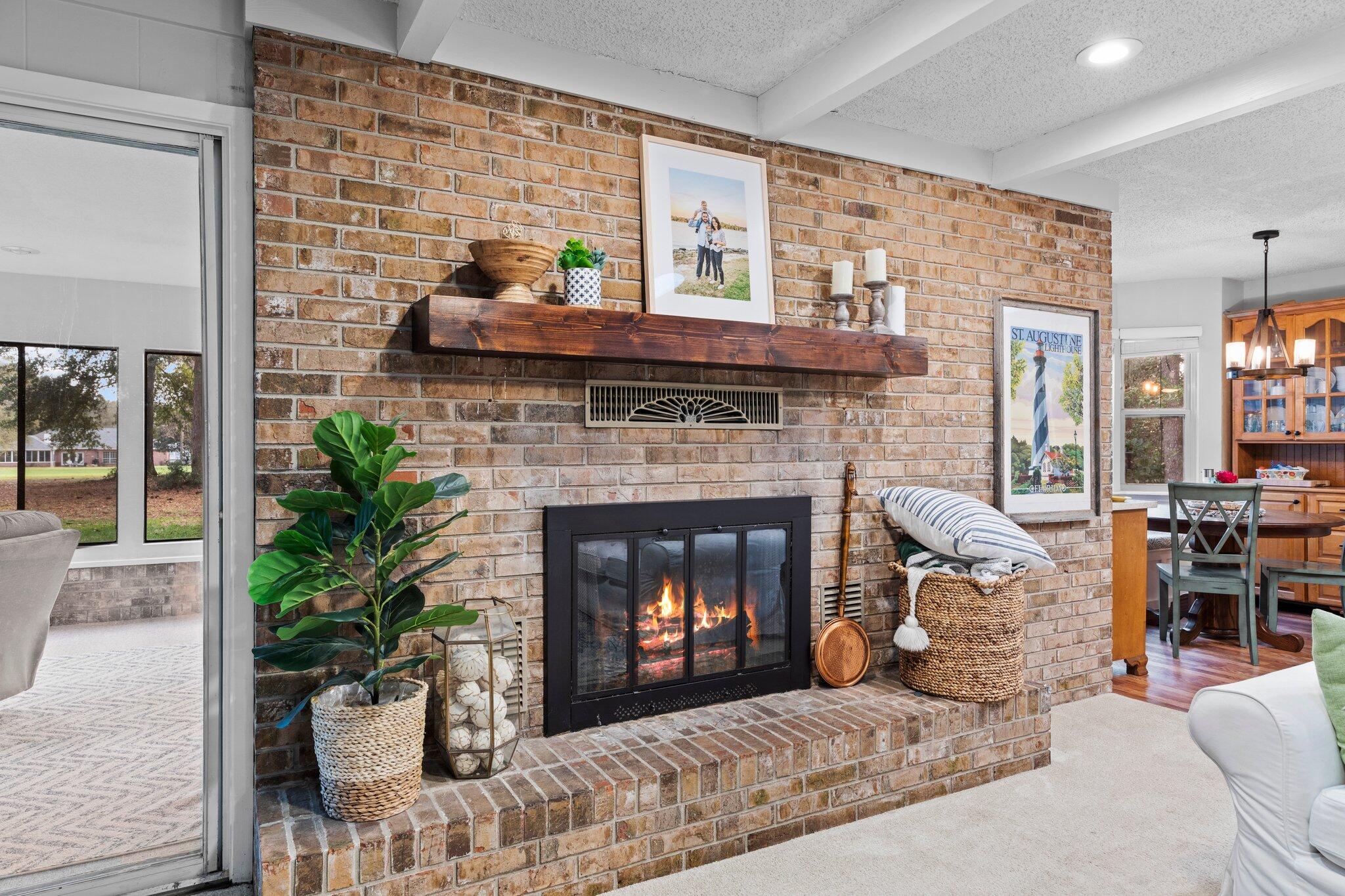 ROCKY BAYOU ESTATES 01 - Residential Lease