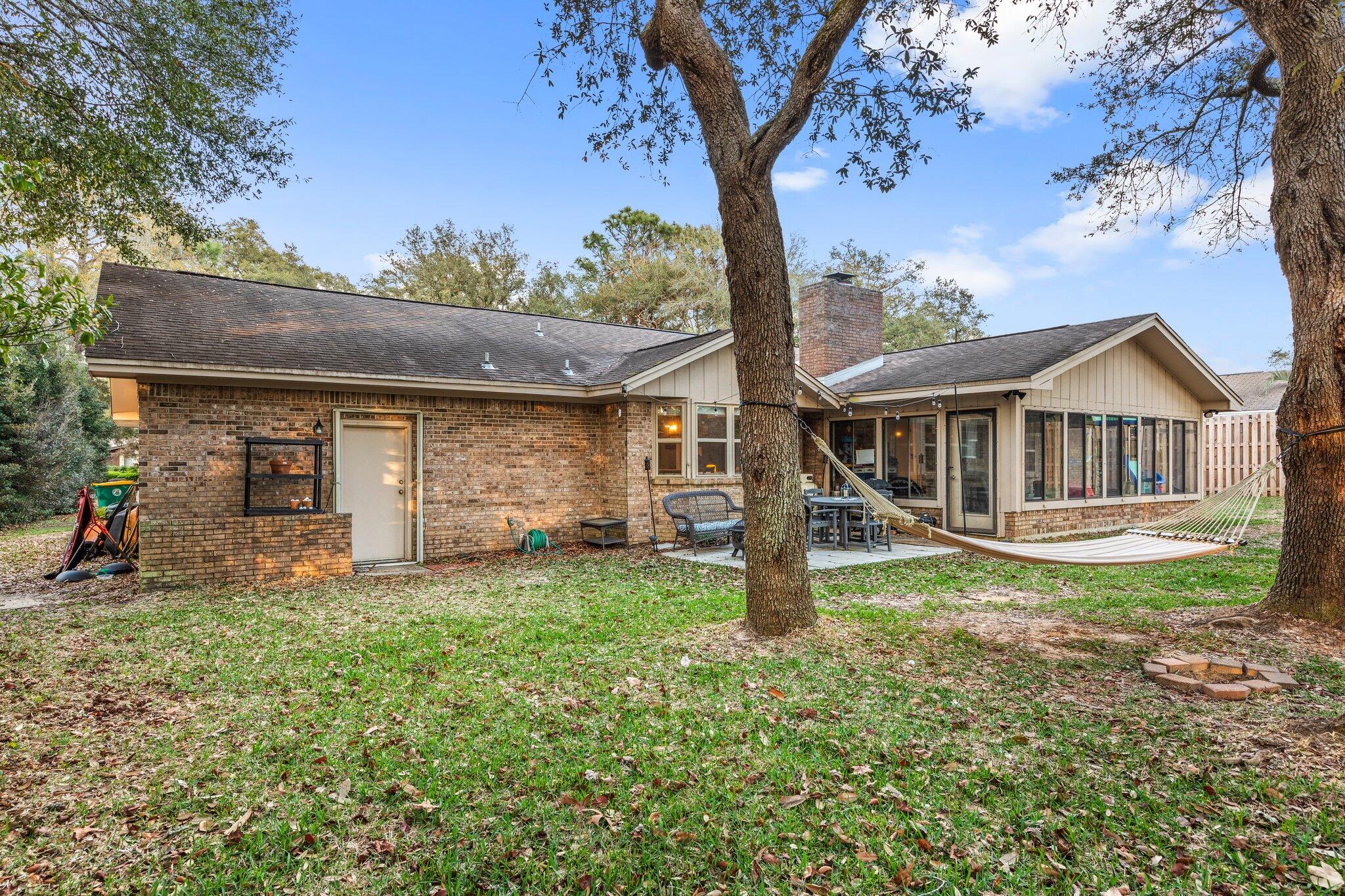 ROCKY BAYOU ESTATES 01 - Residential Lease