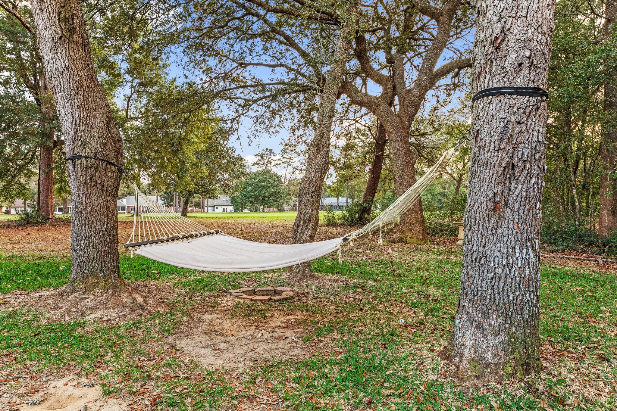 ROCKY BAYOU ESTATES 01 - Residential Lease