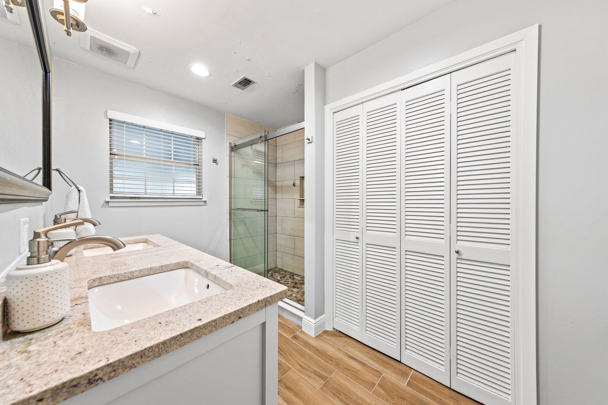 ROCKY BAYOU ESTATES 01 - Residential Lease