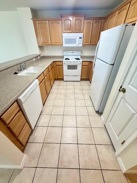 Large 3 bed 2.5 bath townhouse centrally located in Crestview. Tons of cabinet space and large closets, upstairs laundry area and 1 Car garage. No pets. Call office for showing!