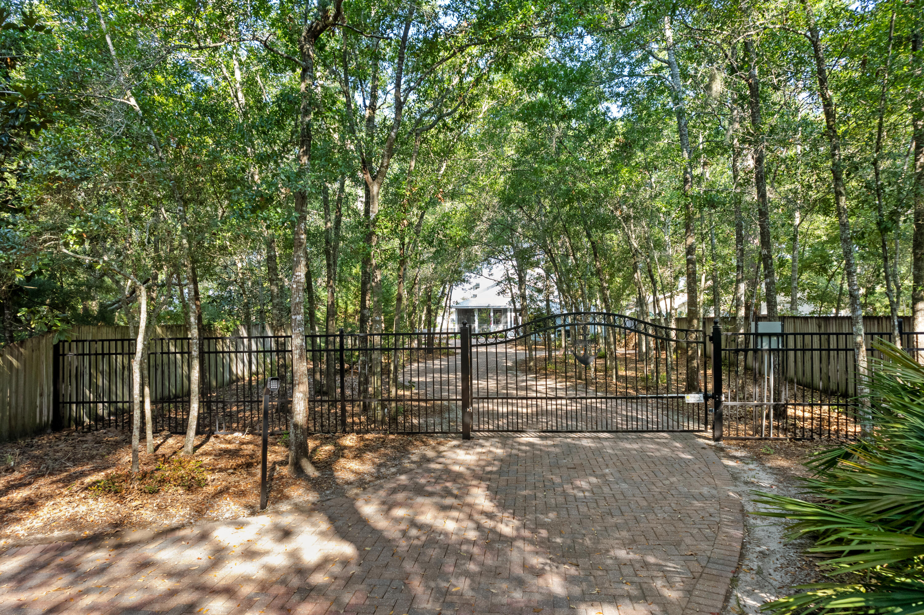 MIKERRI ACRES UNREC - Residential