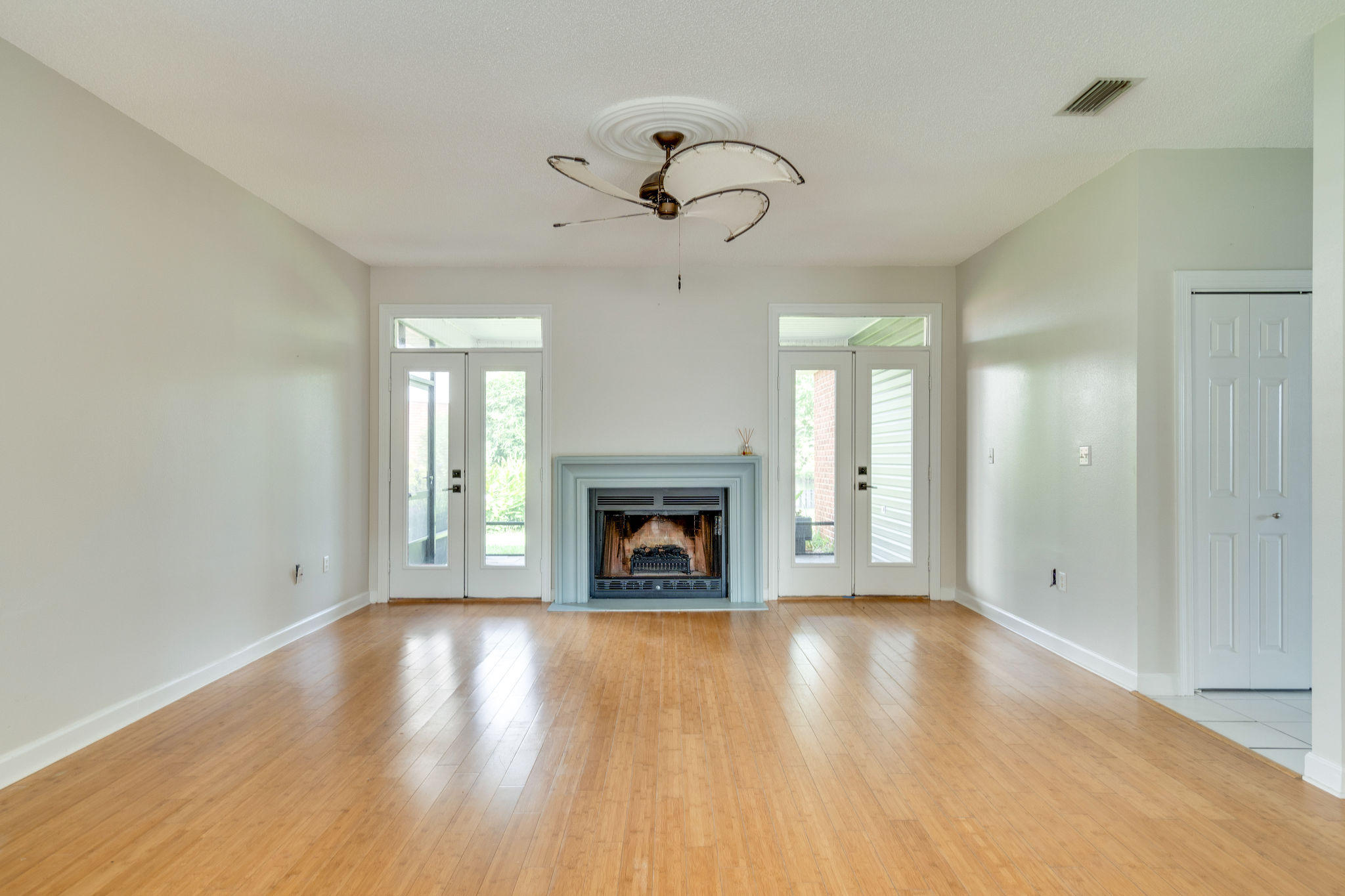 Escada S/D - Residential