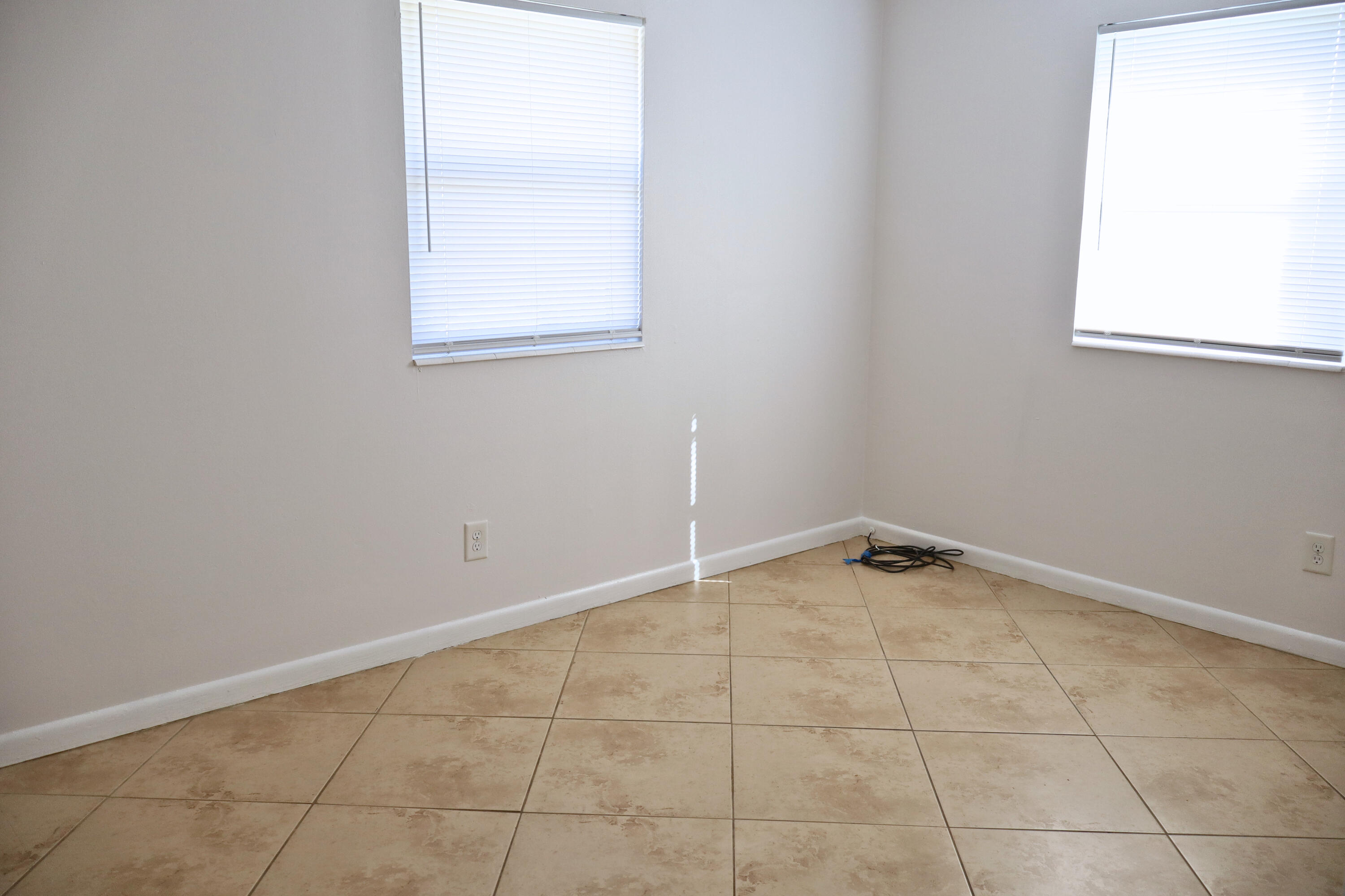 MARY ESTHER HEIGHTS - Residential Lease