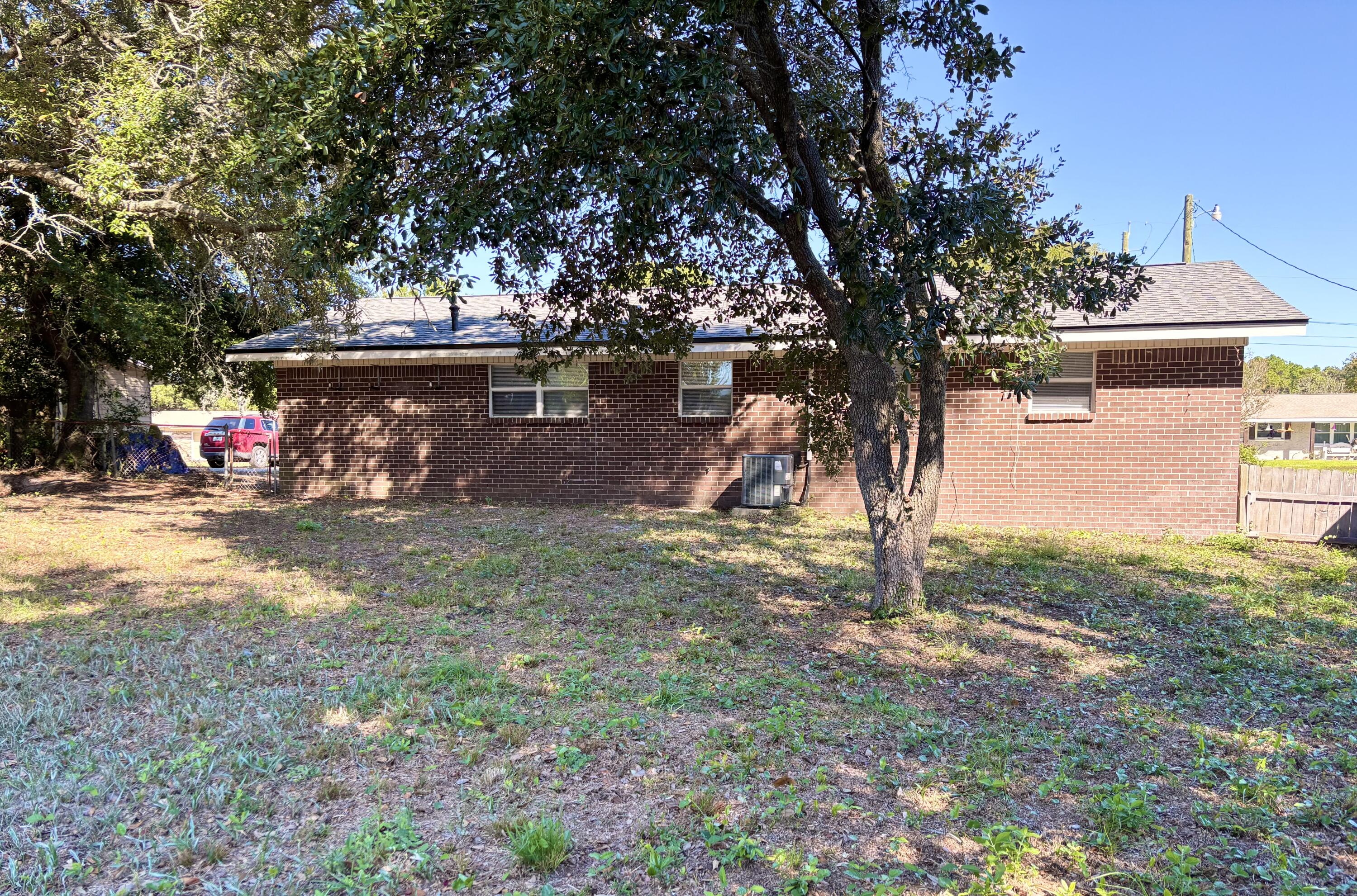 MARY ESTHER HEIGHTS - Residential Lease