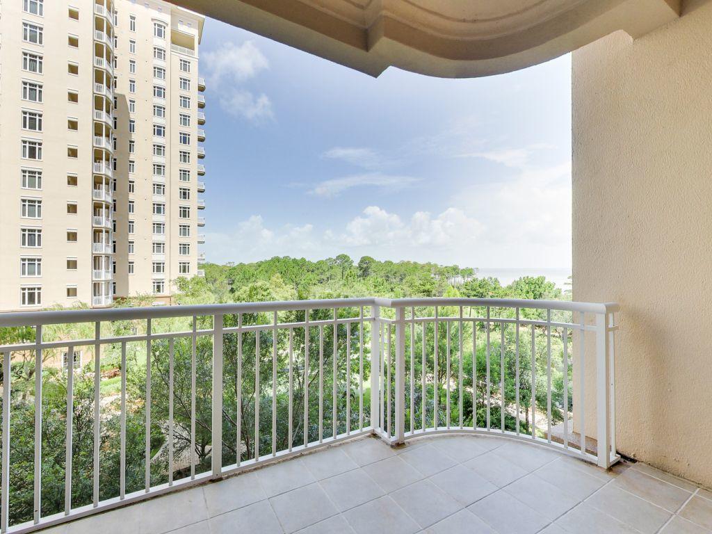 ONE WATER PLACE AT KELLY PLANTATION - Residential