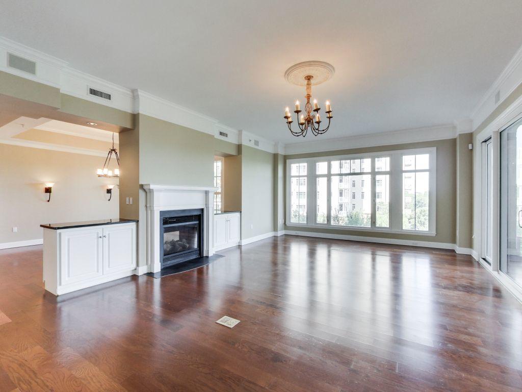 ONE WATER PLACE AT KELLY PLANTATION - Residential