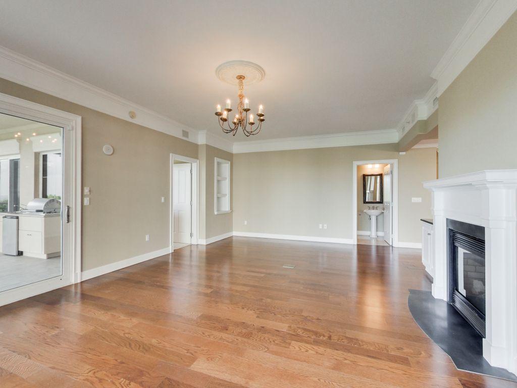 ONE WATER PLACE AT KELLY PLANTATION - Residential