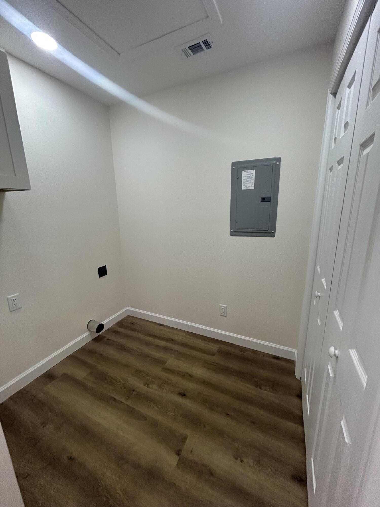 KING LAKE ESTATES UNIT 2 - Residential Lease