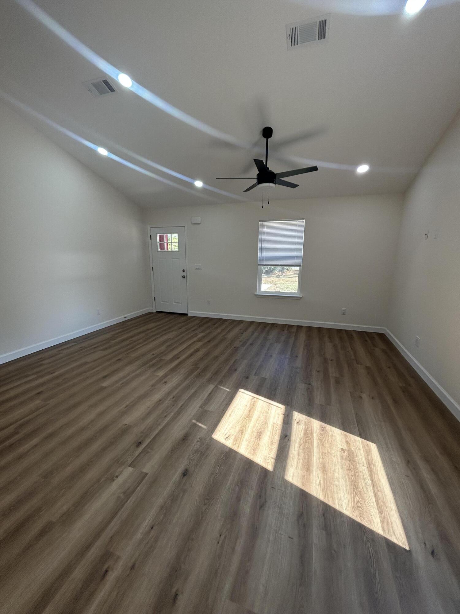 KING LAKE ESTATES UNIT 2 - Residential Lease