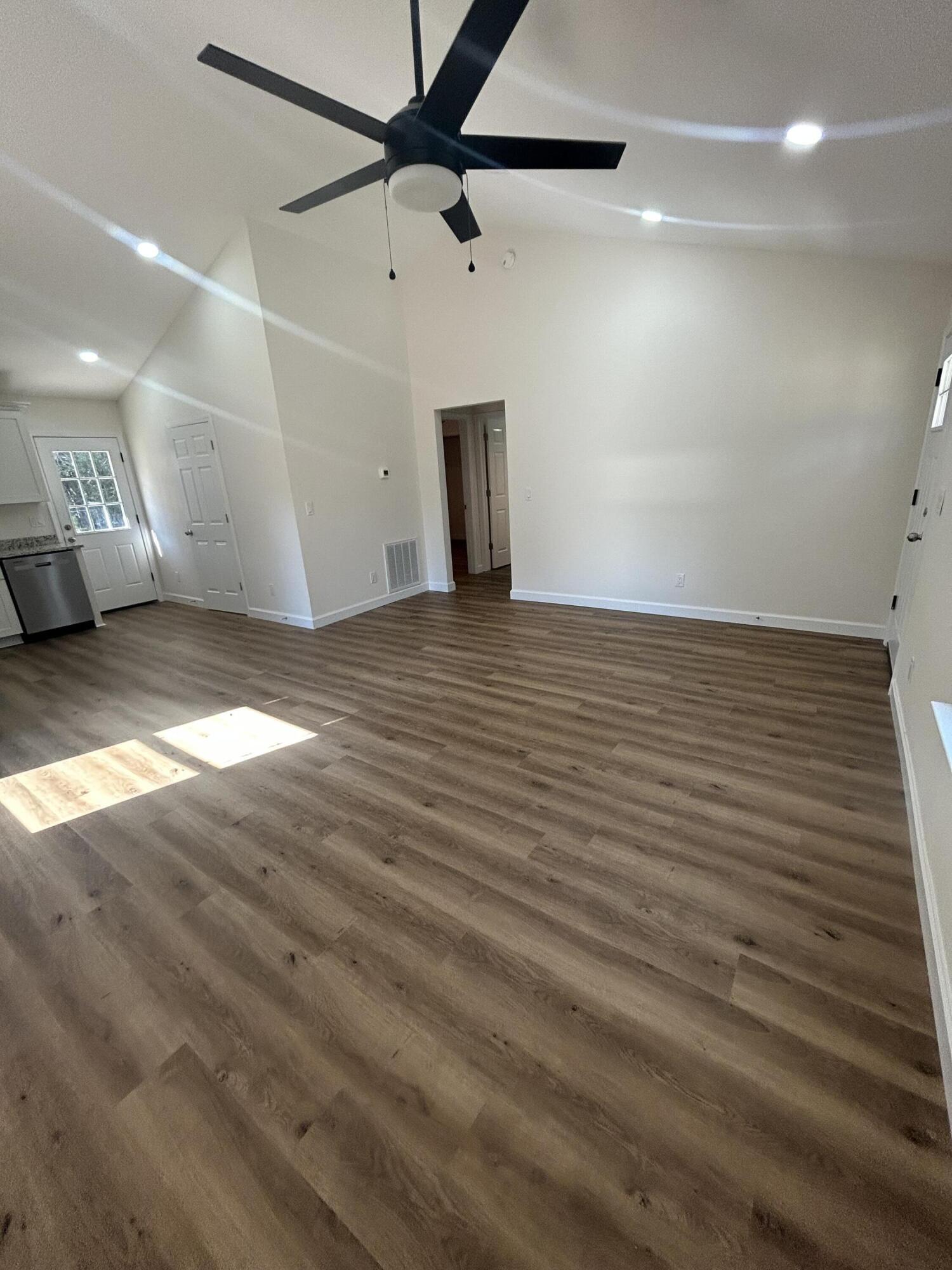 KING LAKE ESTATES UNIT 2 - Residential Lease