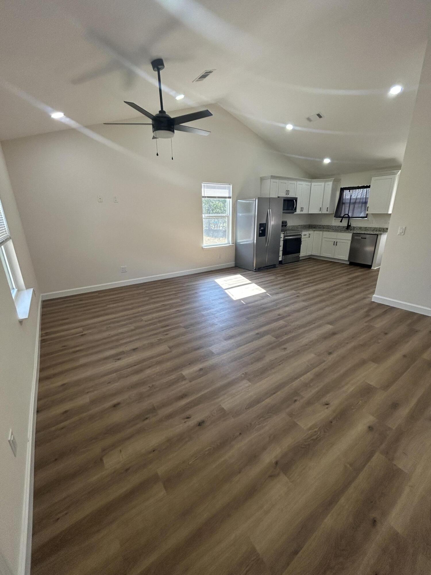 KING LAKE ESTATES UNIT 2 - Residential Lease