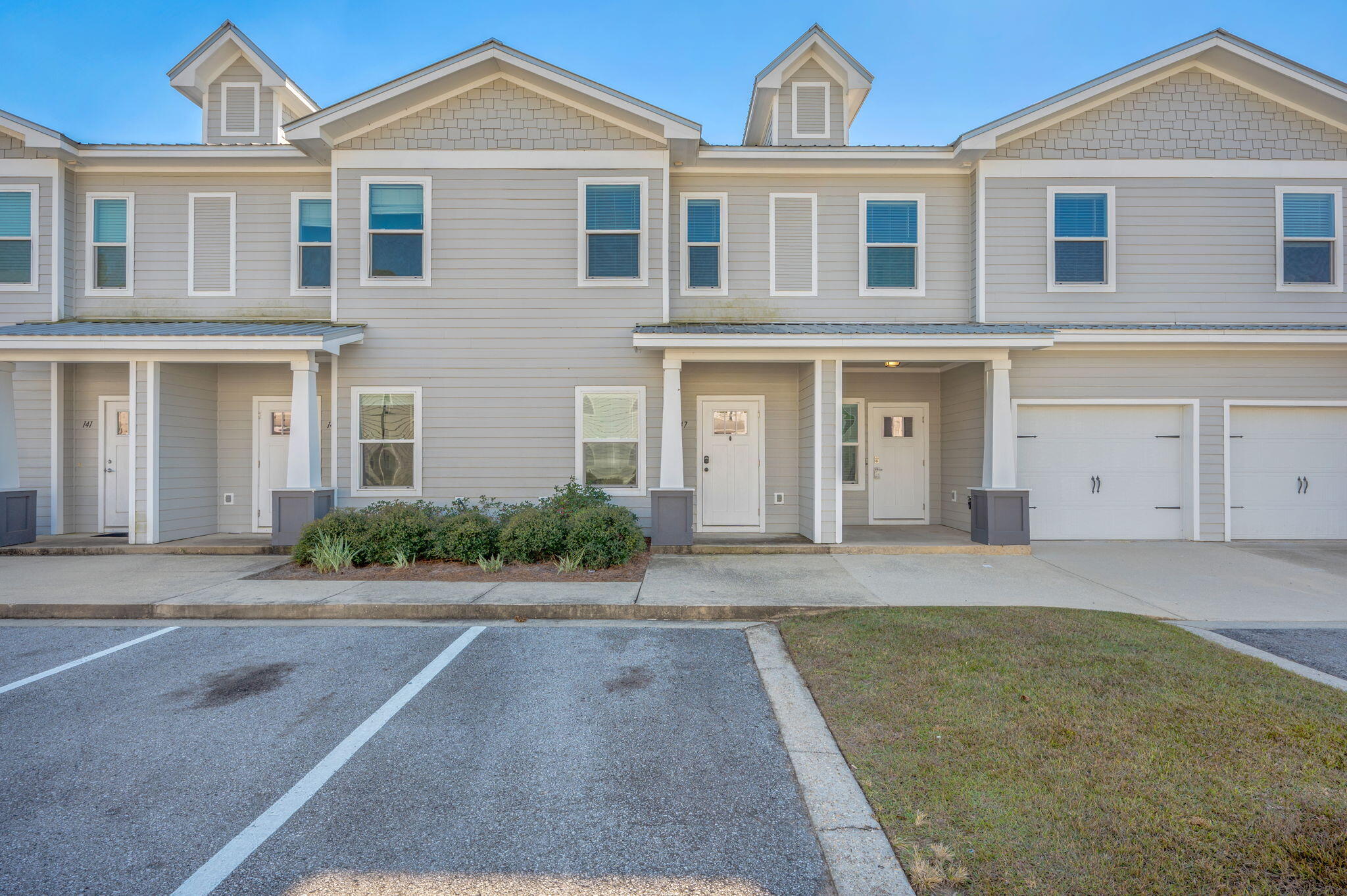 VERANDAS OF FREEPORT, THE - Residential Lease