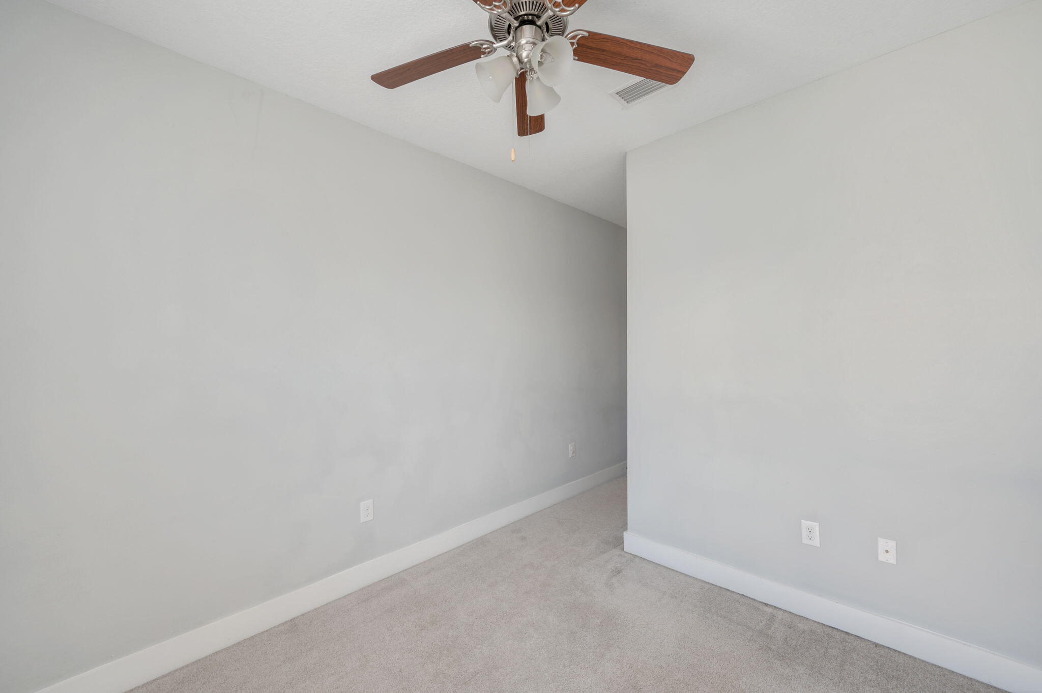 VERANDAS OF FREEPORT, THE - Residential Lease