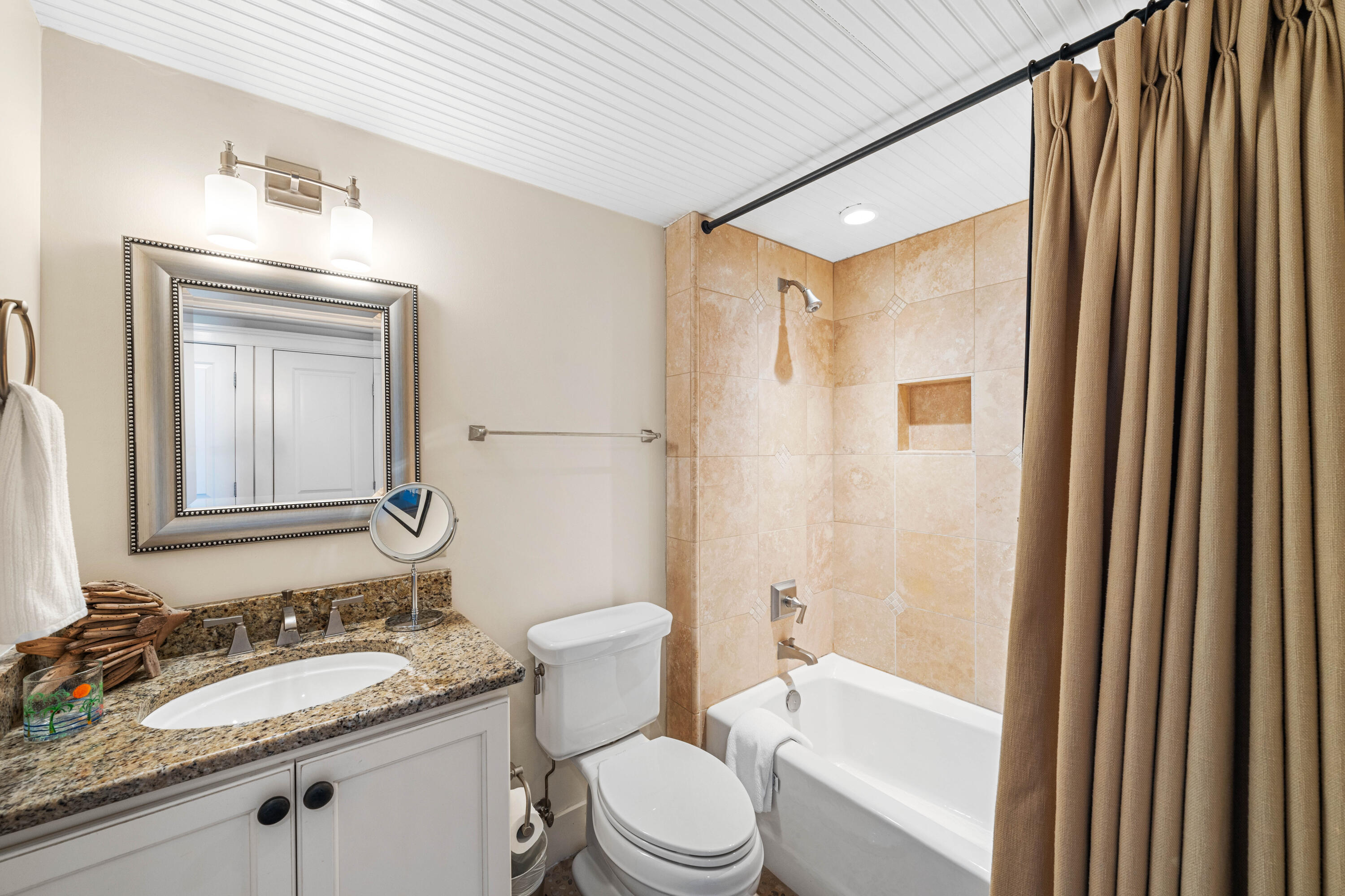 Gulf Place Six Palms - Residential