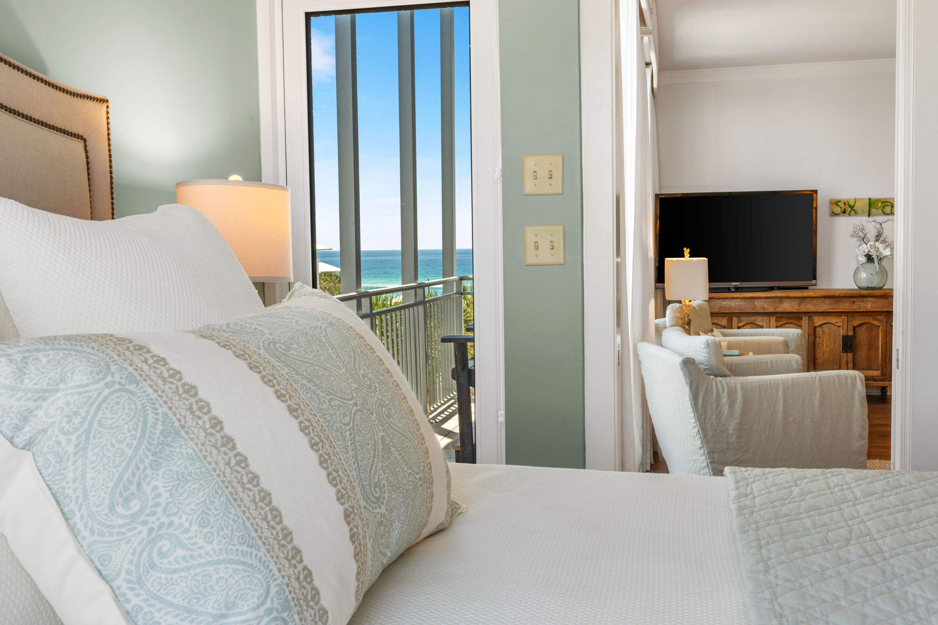 Gulf Place Six Palms - Residential