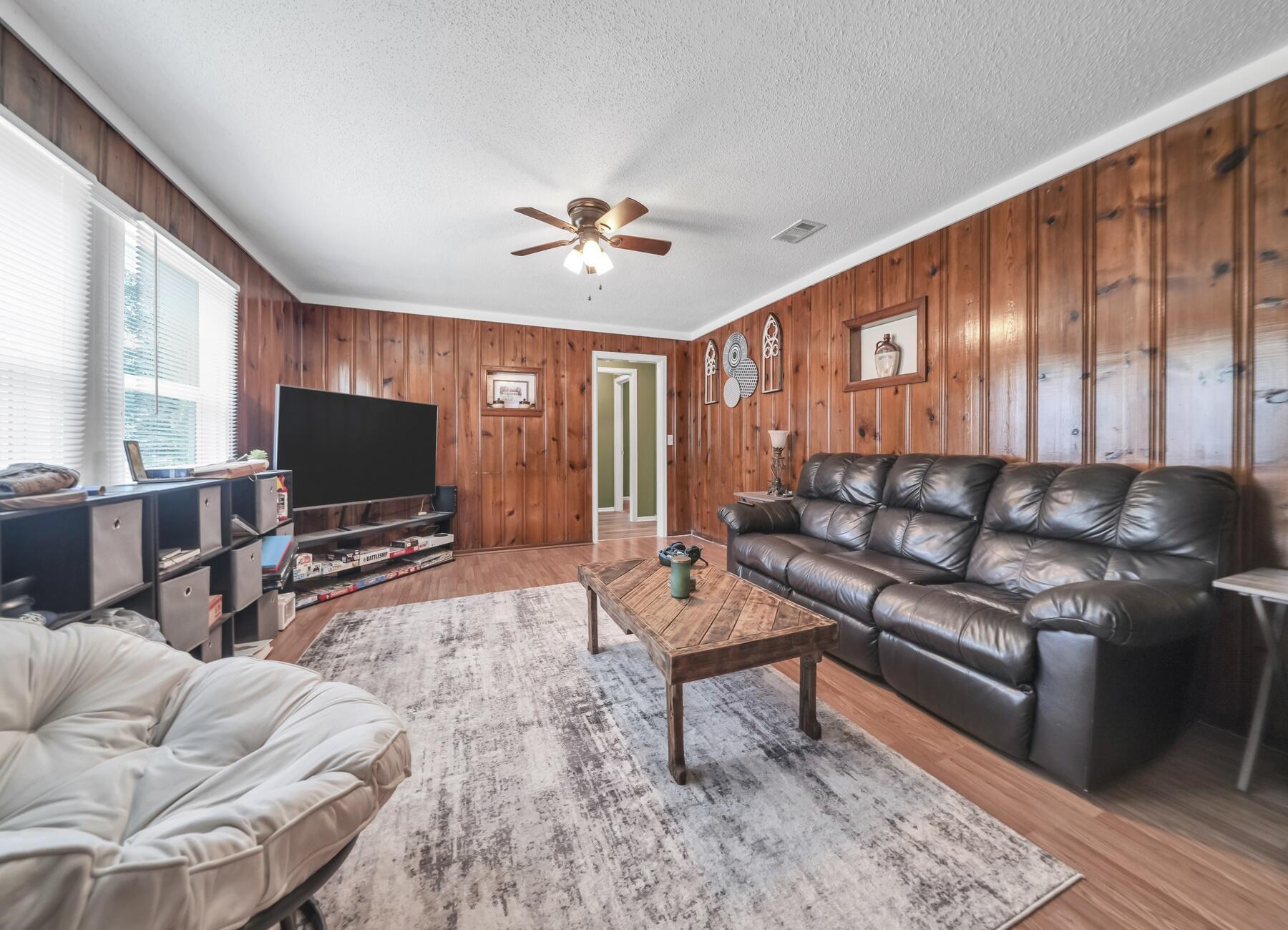 MORRIS ADDN TO CRESTVIEW - Residential