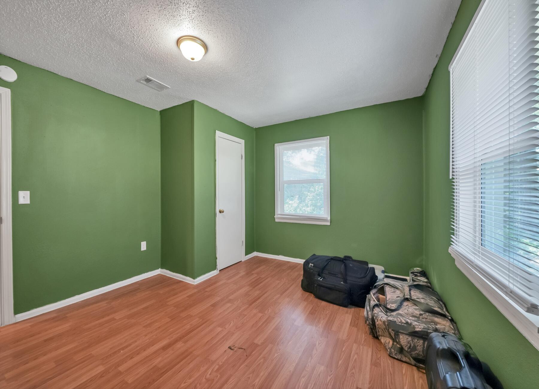 MORRIS ADDN TO CRESTVIEW - Residential